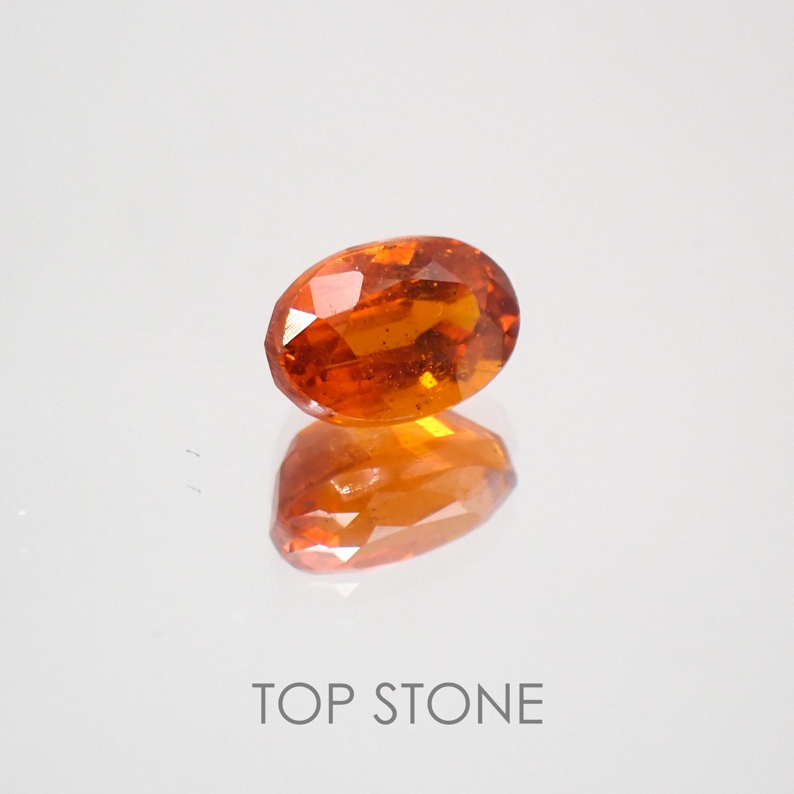 オレンジカイヤナイト タンザニア産 ルース 0.78ct[210310584]6.1×4mm前後