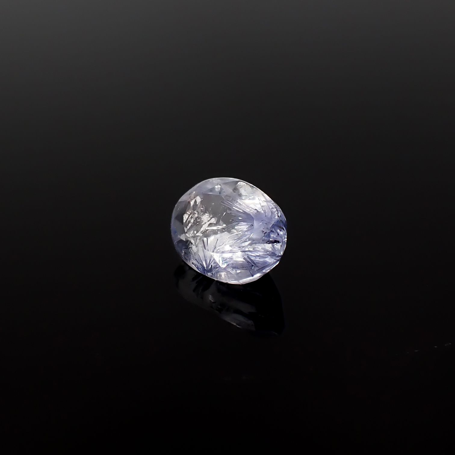 デュモルチェライトインクォーツ ブラジル産 0.71ct / 6.7x4.9mm前後 [260331850]