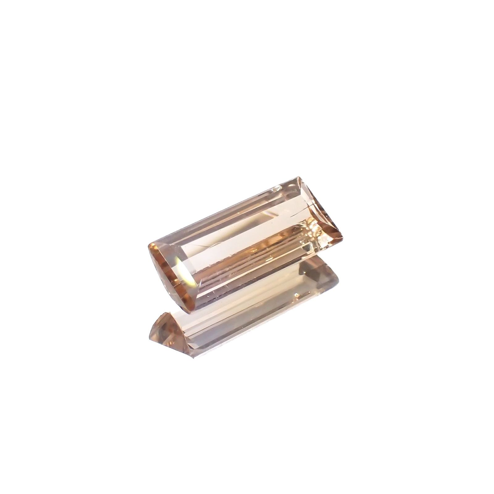 バイカラートパーズ ブラジル産 1.40ct / 10.1x4.3mm前後 [231023707]