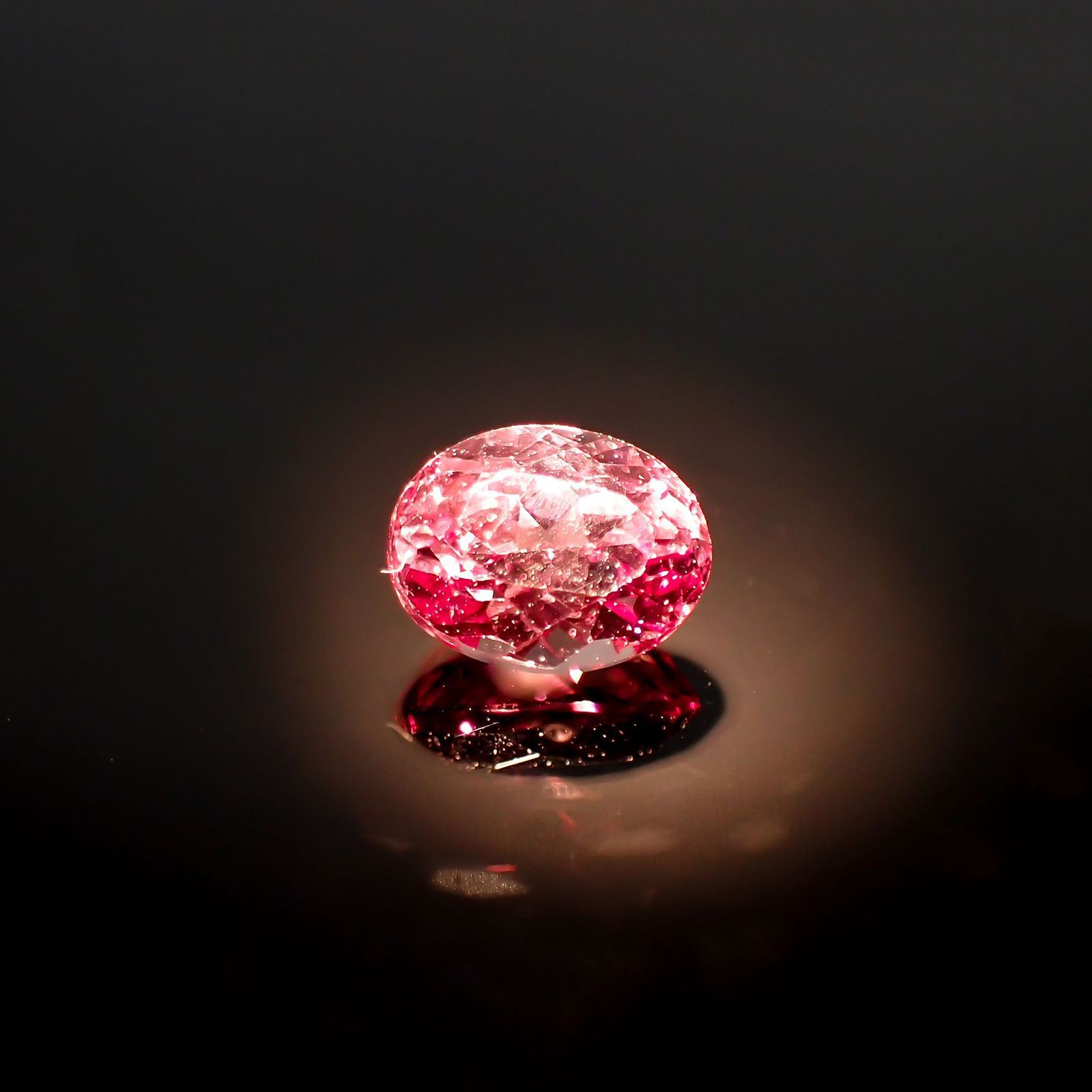カラーシフトマラヤガーネット(宝石名ガーネット)タンザニア産 0.77ct 識別済[220115019]5.9x4.5mm前後