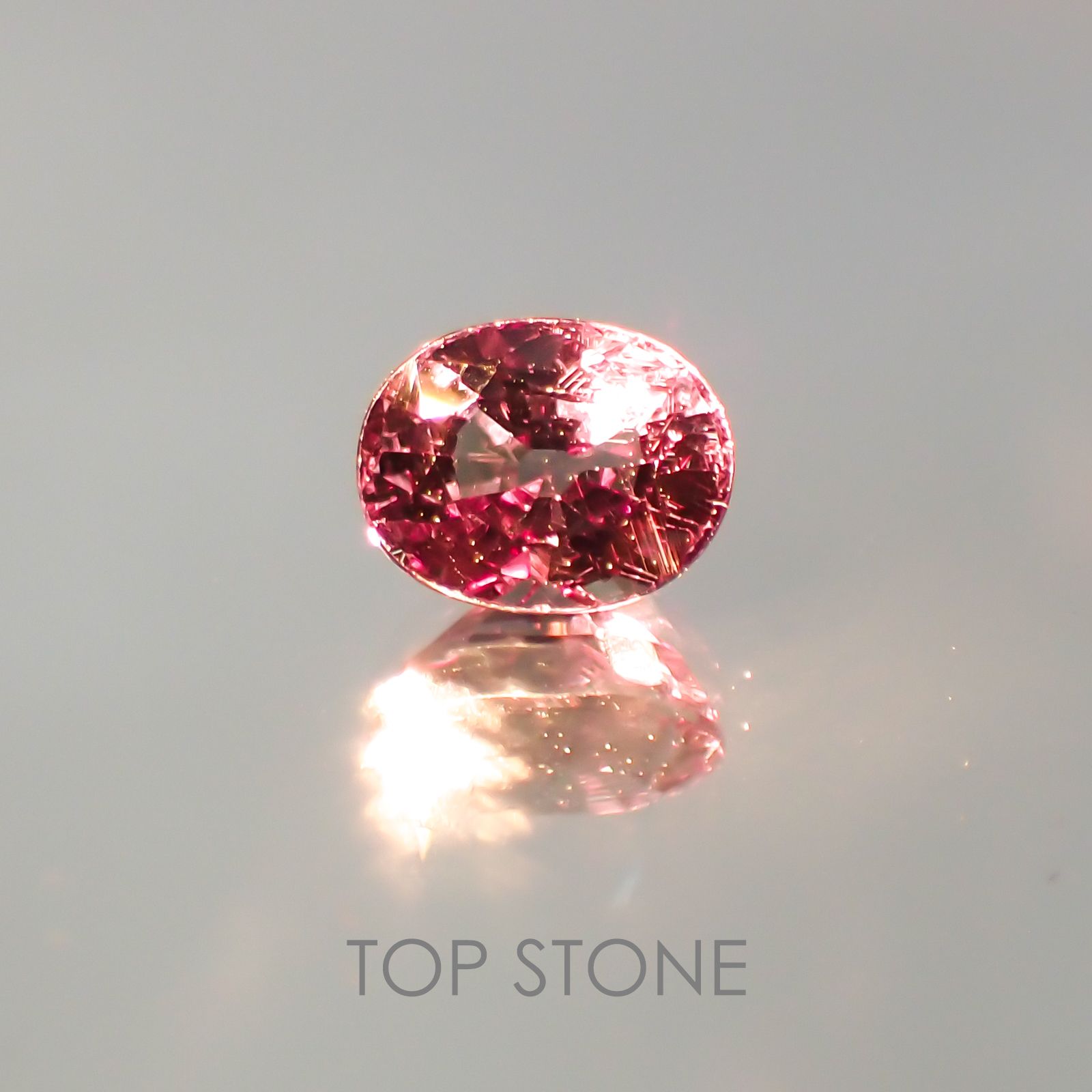 カラーチェンジガーネット(アレキタイプ) マダガスカル・ベキリー産 ルース 0.966ct[21019477]6.2×4.8mm前後