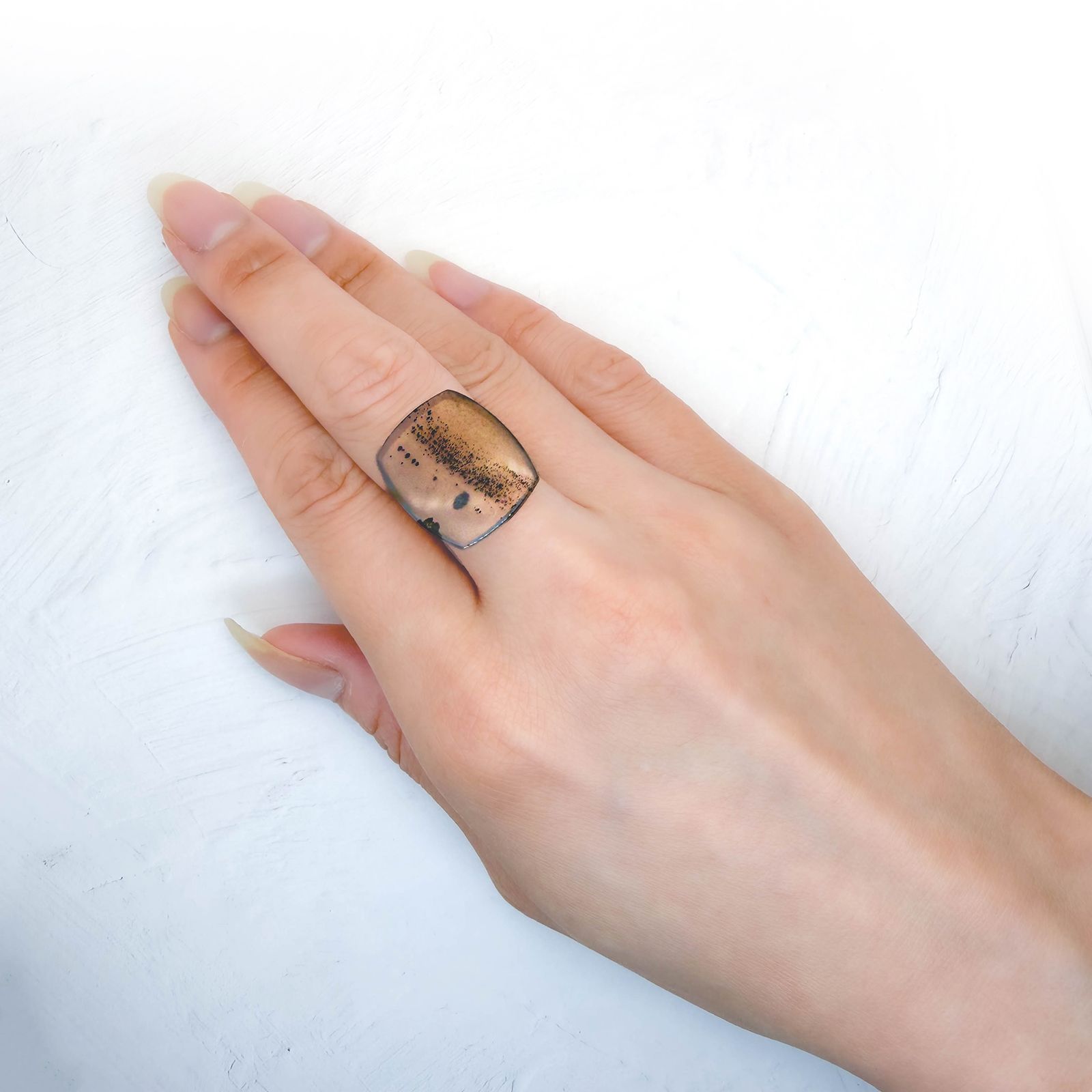 モンタナアゲート アメリカ・モンタナ州産 7.60ct / 19.5x16.8mm前後 [260832764]