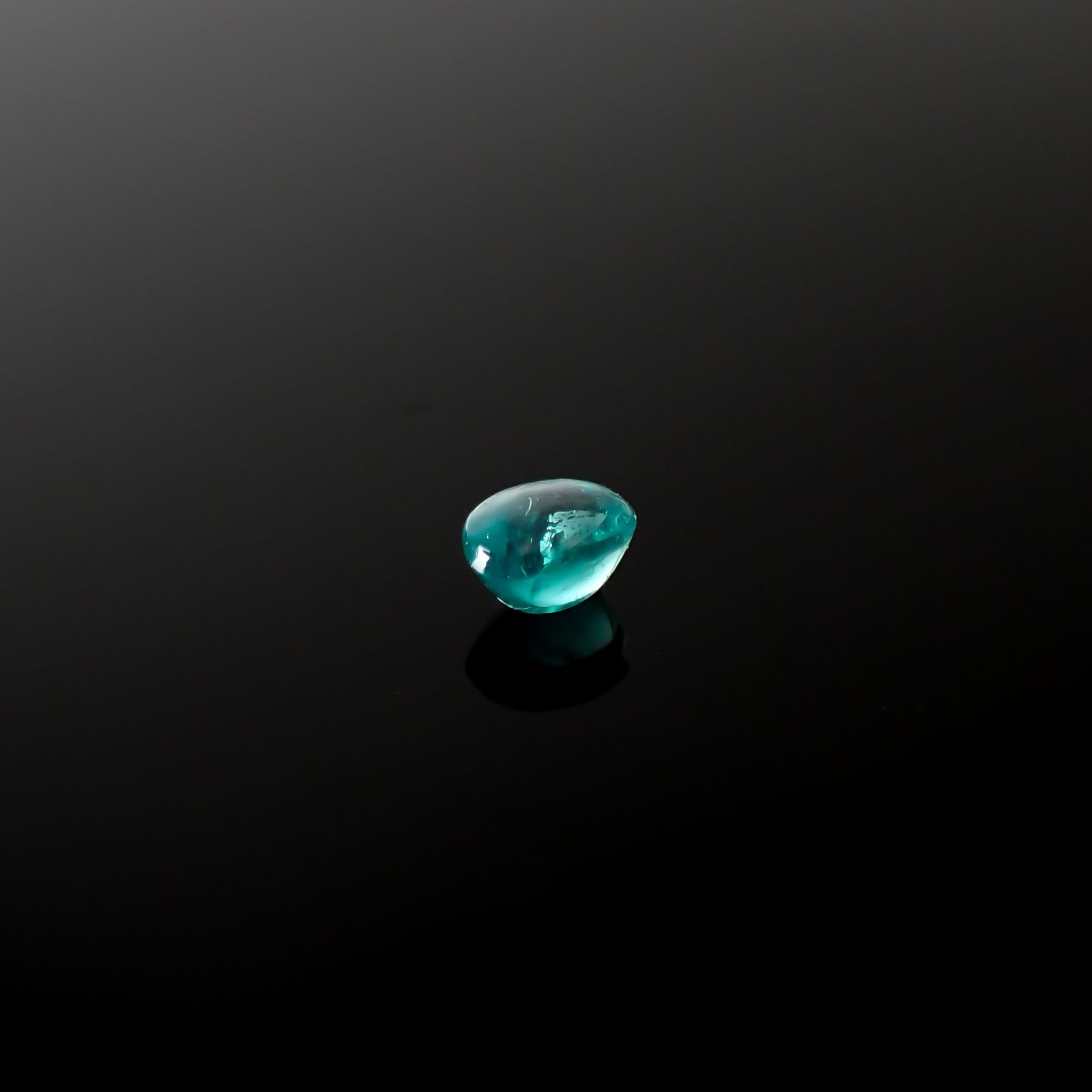 アウイナイト フルオレッセンス アフガニスタン産 0.098ct[240326758]3.2x2.6mm前後