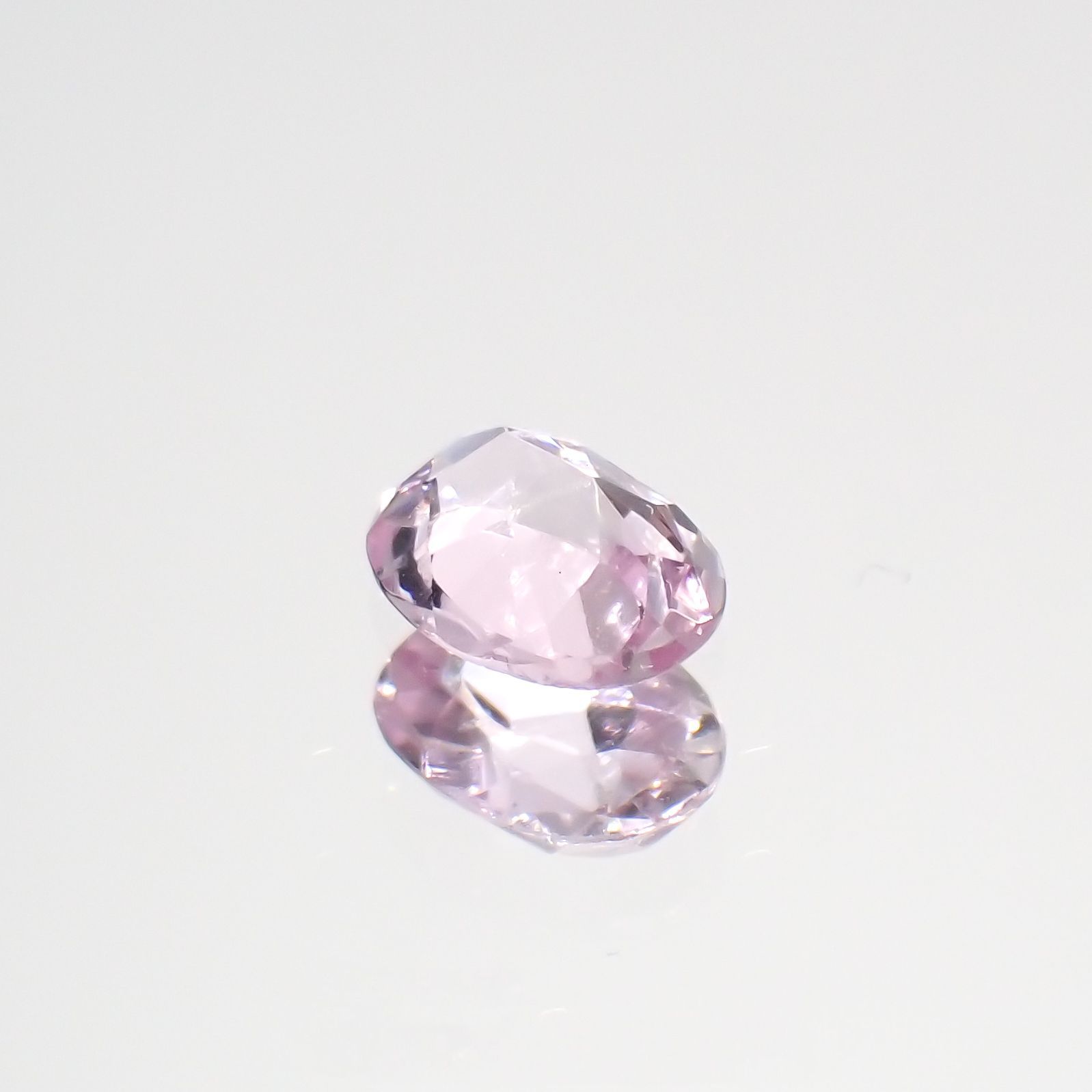 インペリアルトパーズ(宝石名トパーズ)ブラジル産 0.36ct 識別済[220114981]5.1x3.9mm前後