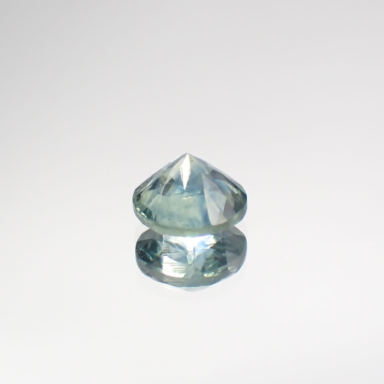 モンタナサファイア アメリカ合衆国産 ルース 0.65ct[210712113]4.9×4.9mm前後