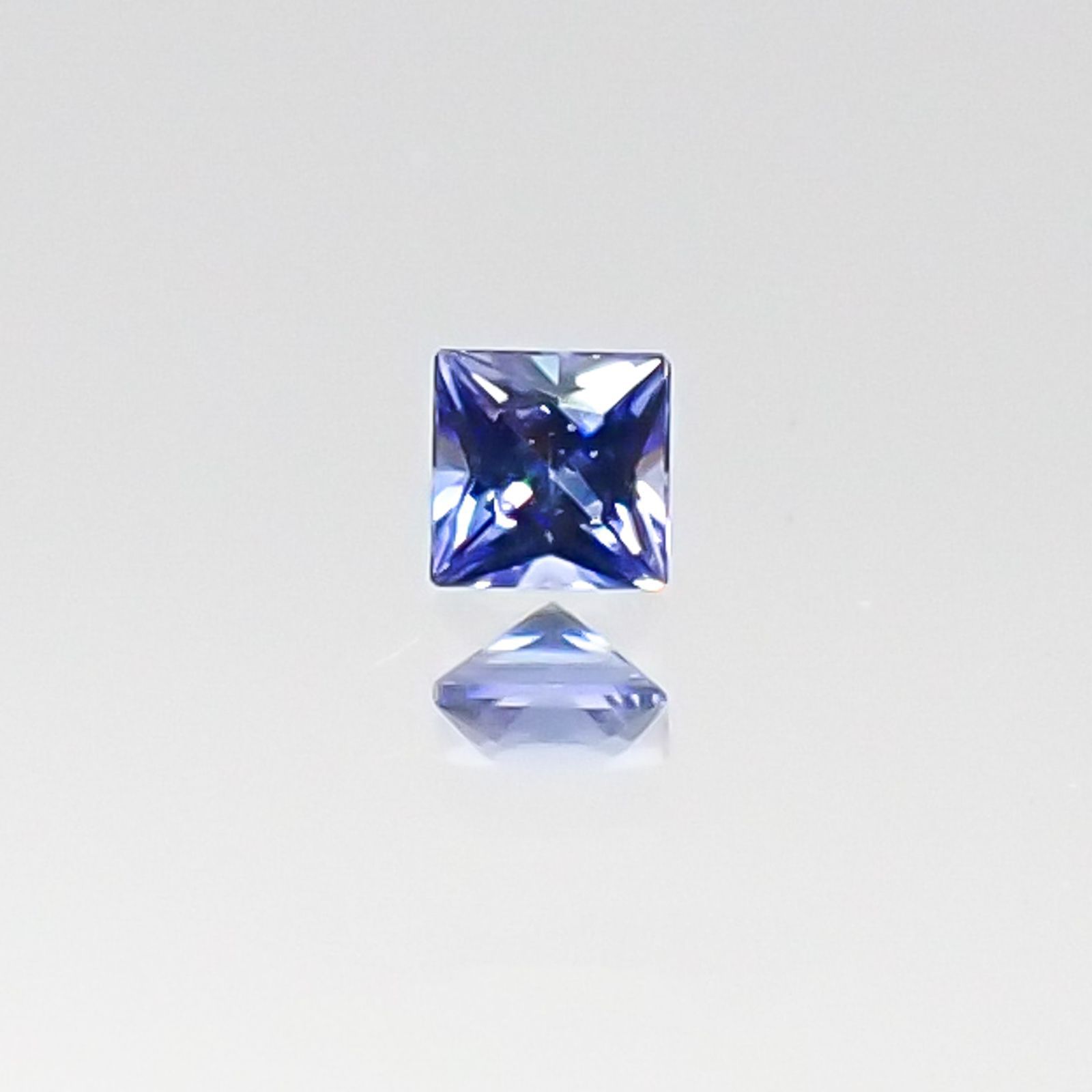 ◇プリンセスカット◇ベニトアイト アメリカ産 ルース 0.052ct[20095845]2.1×2.1mm前後