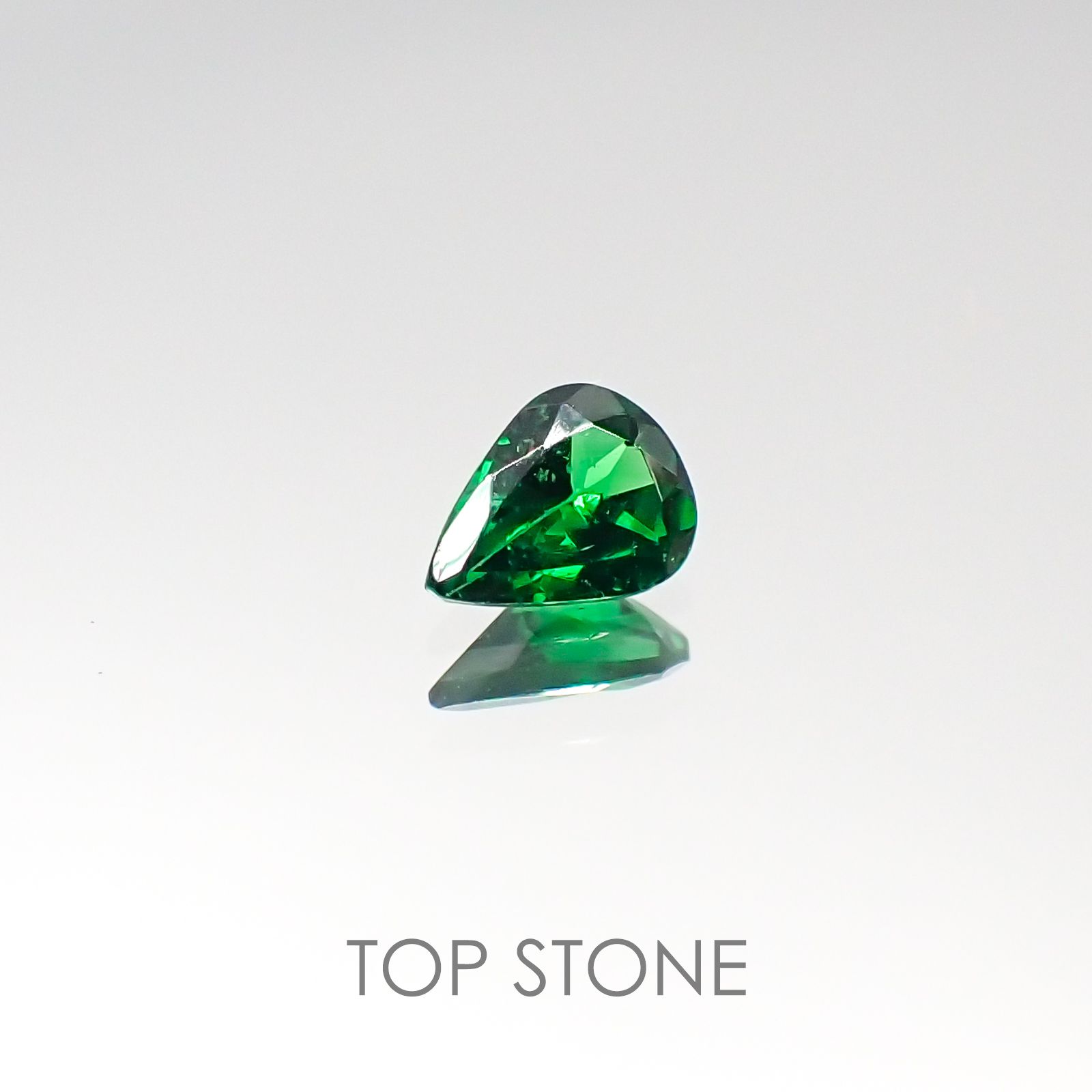 ツァボライト タンザニア産 ルース 0.2ct[20095718]4.6×3.5mm前後