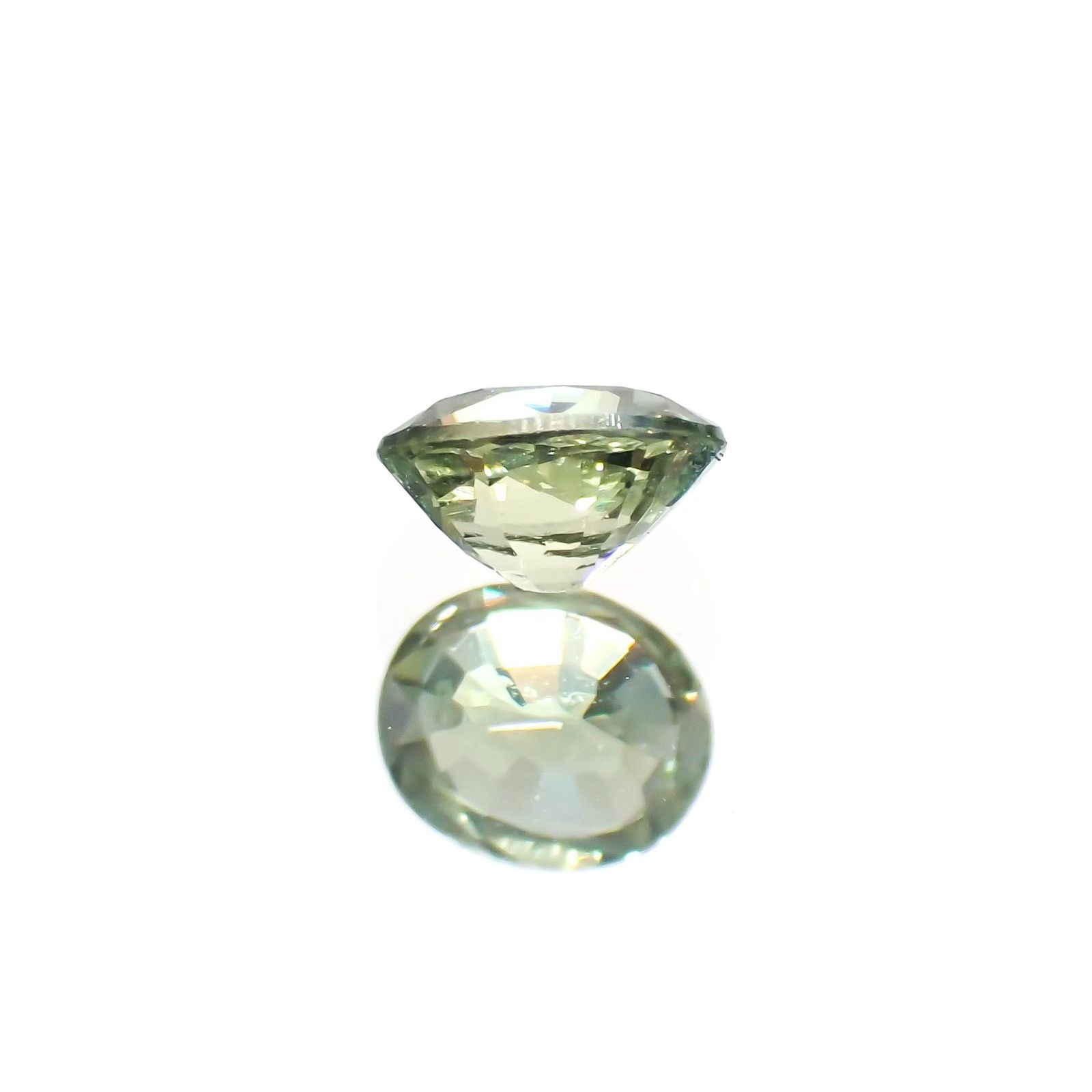 グリーンクリソベリル(宝石名クリソベリル)スリランカ/マダガスカル産 識別済 0.25ct / 3.9x3.3mm前後 [220114482]