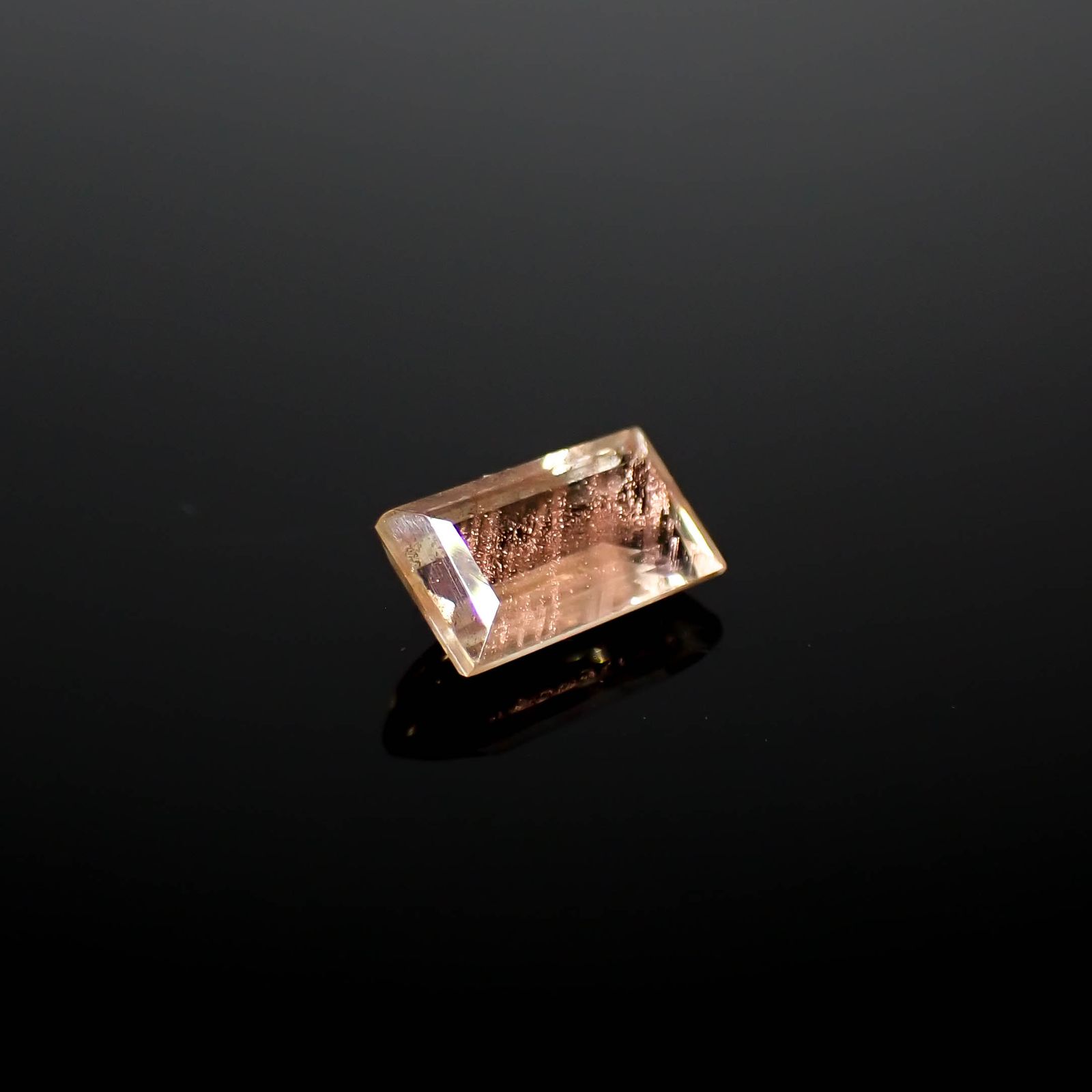オレゴンサンストーン アメリカ・オレゴン州産 1.33ct[240627872]8.7x4.9mm前後