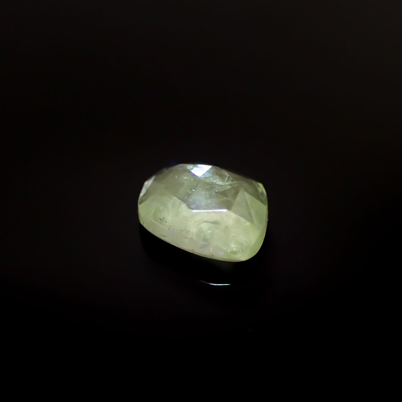 ◇ローズカット◇バナジウムコーネルピン(宝石名コーネルピン)タンザニア・タンガ州産 0.82ct 識別済[220115547]6.4x5.7mm前後