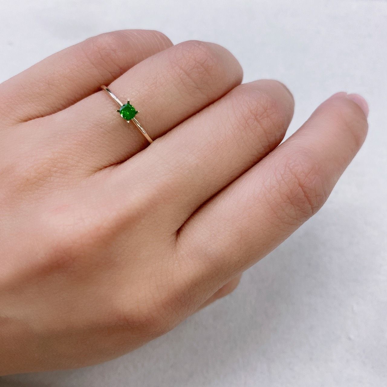 デマントイドガーネット(宝石名デマントイド・ガーネット) ロシア産 0.132ct ソ付(彩珠)[210712081]3.1×3.1mm前後