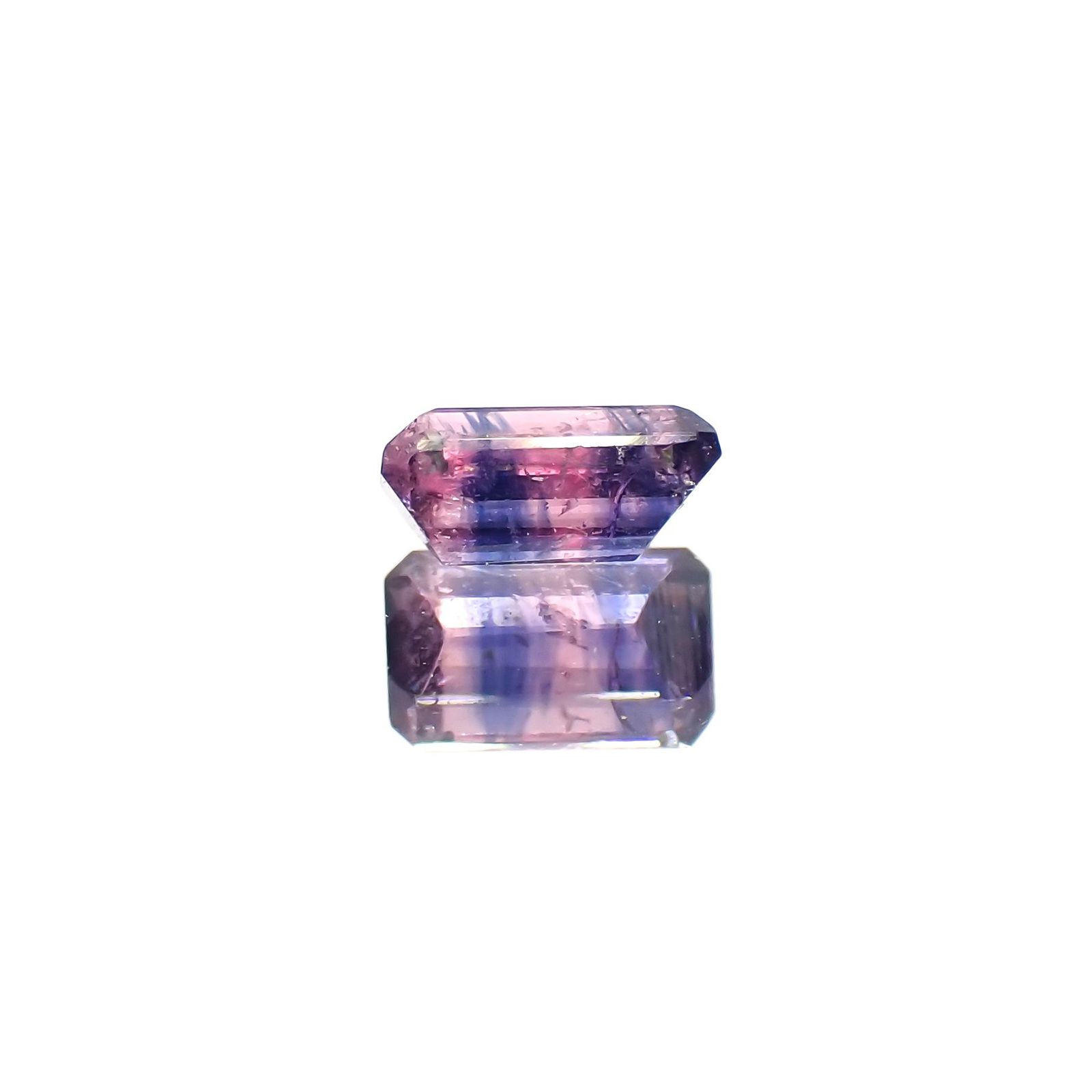 ウィンザーサファイア 非加熱 タンザニア・ウィンザー産 0.57ct / 5.5x3.4mm前後 [230722841]