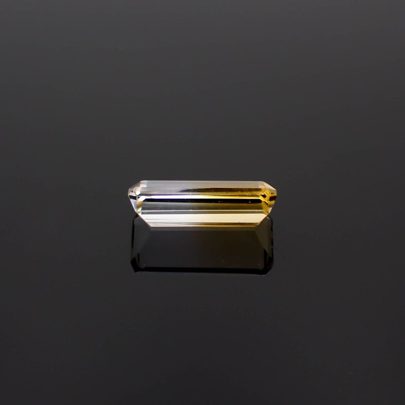 バイカラーシトリン ブラジル・ミナスジェライス州産 6.19ct / 17.1x8.1mm前後 [251026467]