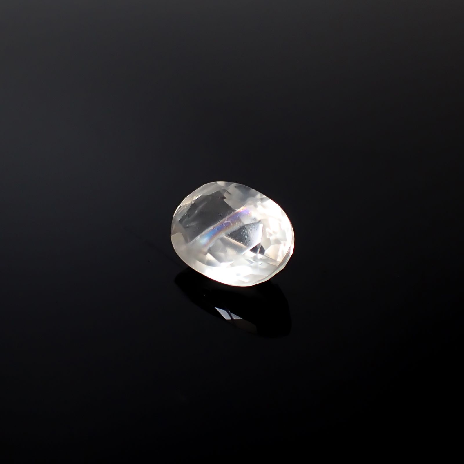 マラウイムーンストーン マラウイ共和国産 3.74ct / 12.1x8.4mm前後 [260331823]