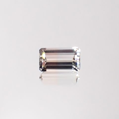 バイカラートパーズ ウクライナ産 2.56ct[231224892]9.4x5.4mm前後