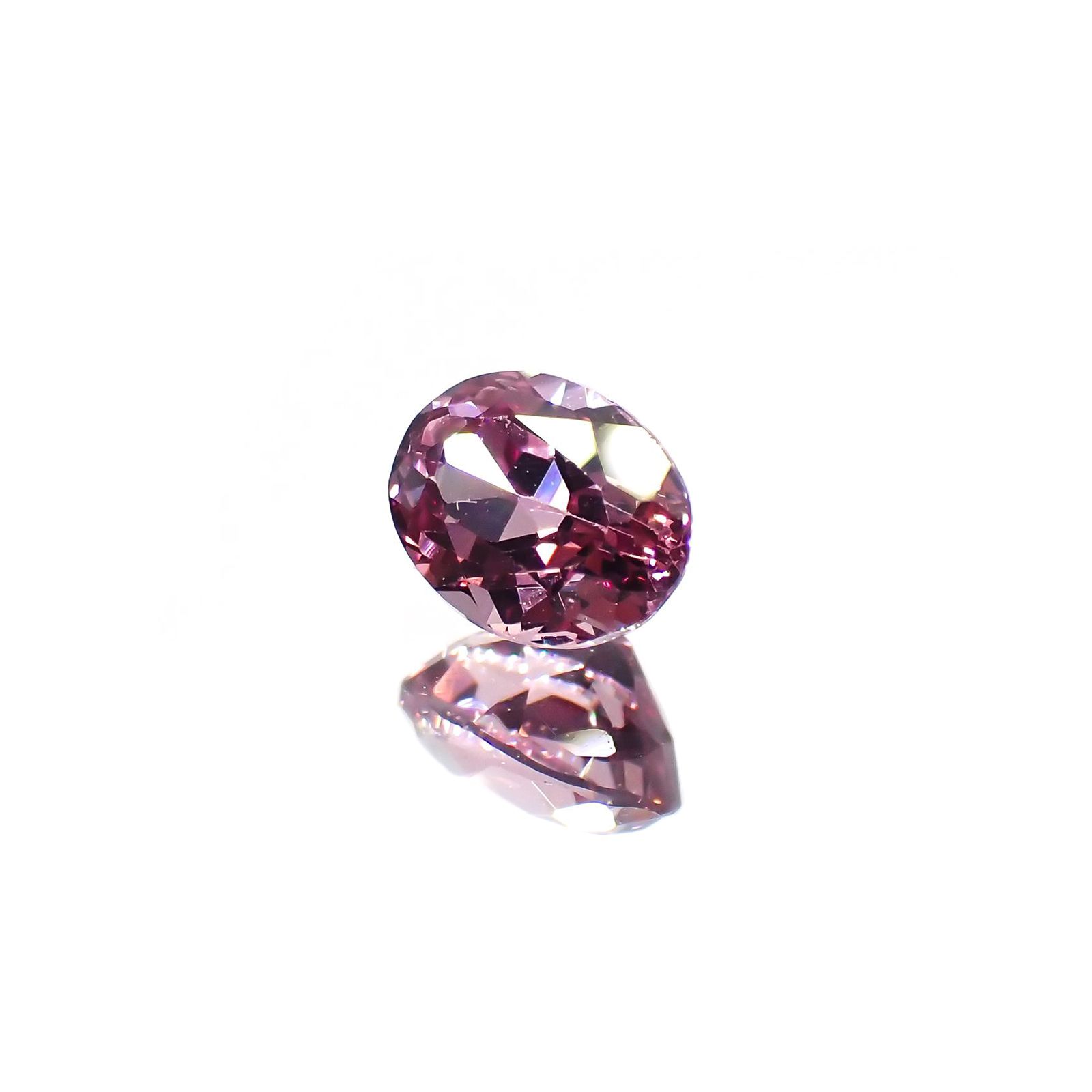 カラーシフトマラヤガーネット(宝石名ガーネット)タンザニア産 0.77ct 識別済[220115019]5.9x4.5mm前後