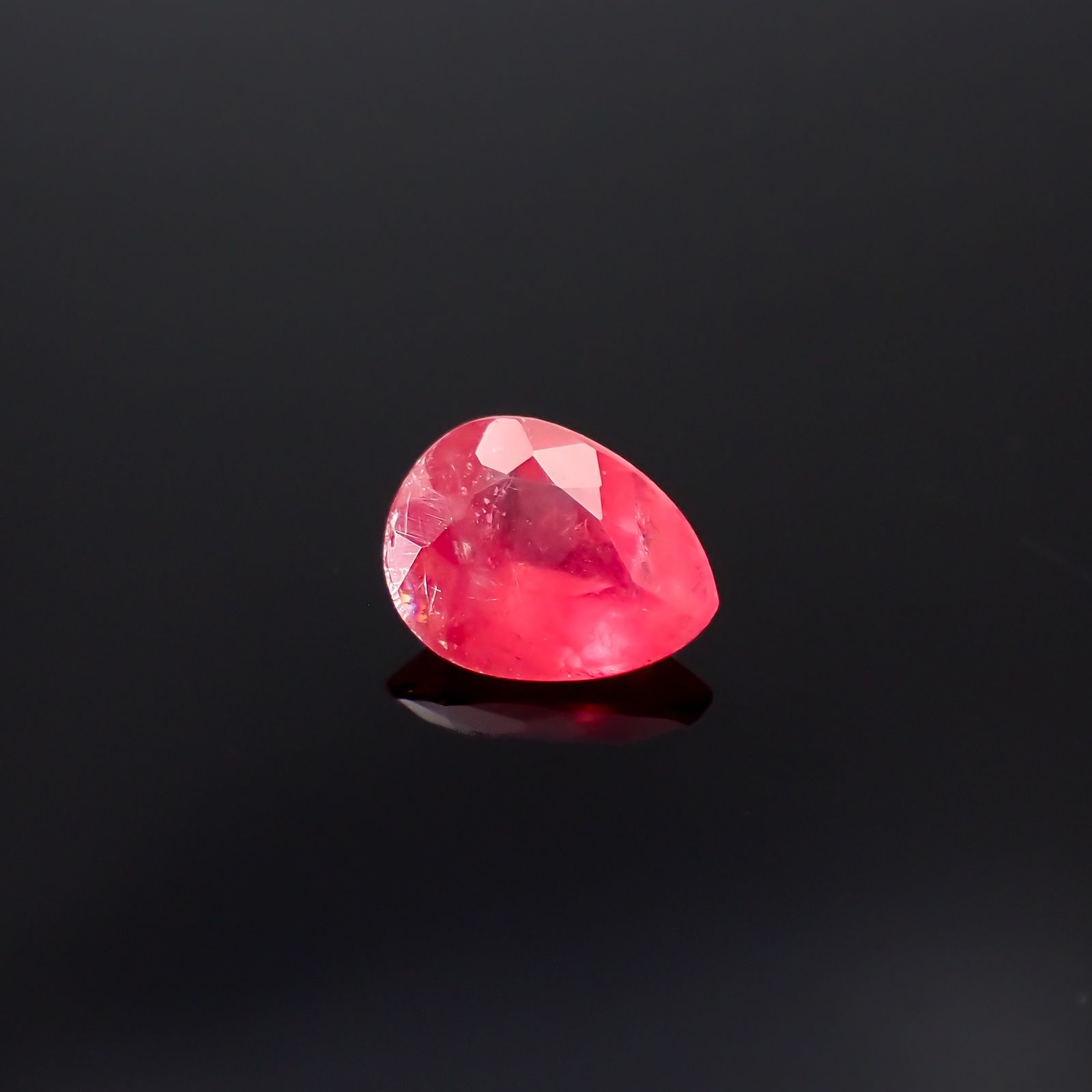 ロードナイト ブラジル産 0.81ct[231225257]6.9x5.3mm前後