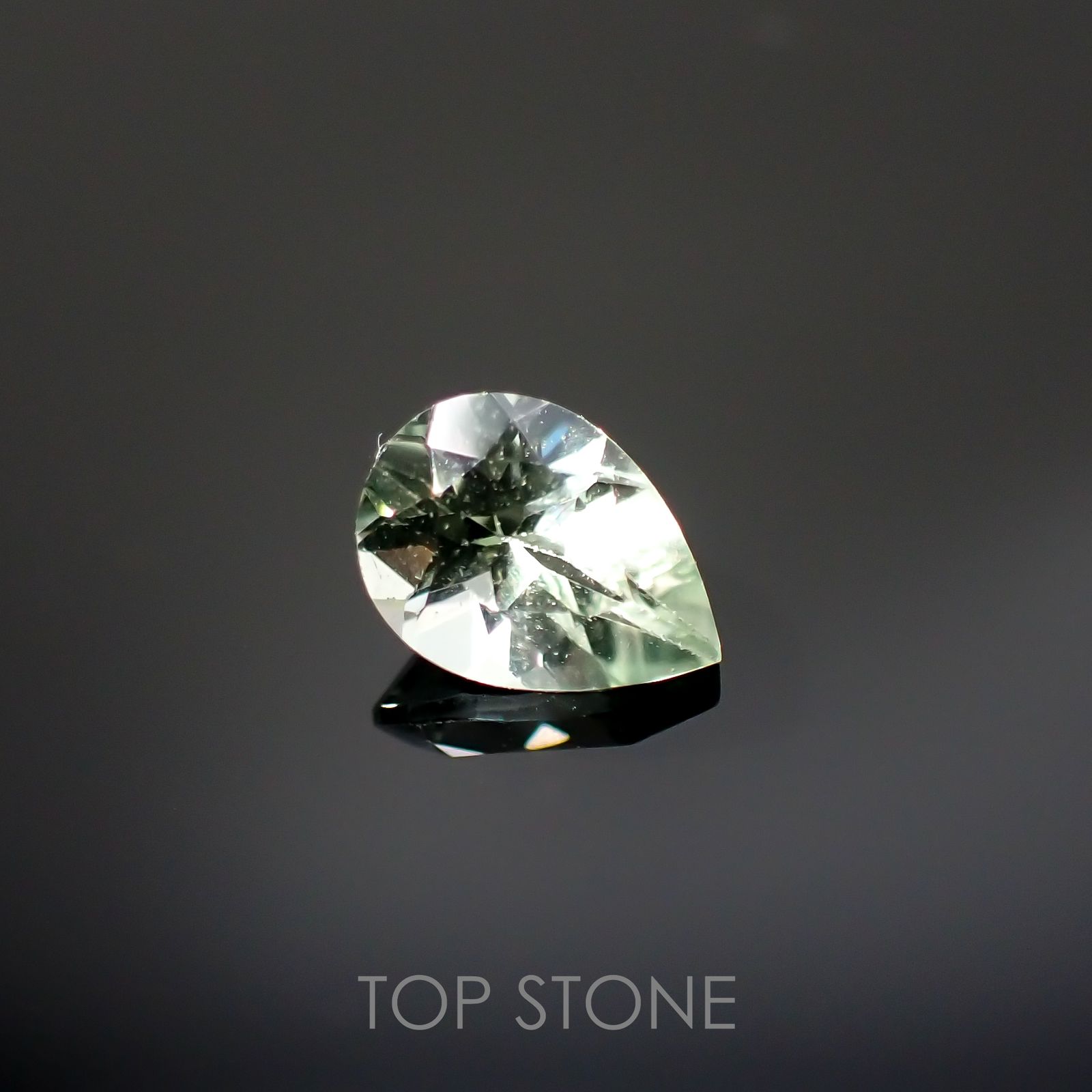 モンテブラサイト(宝石名モンテブラサイト)マダガスカル産 0.68ct 識別済[220115215]7x5.1mm前後