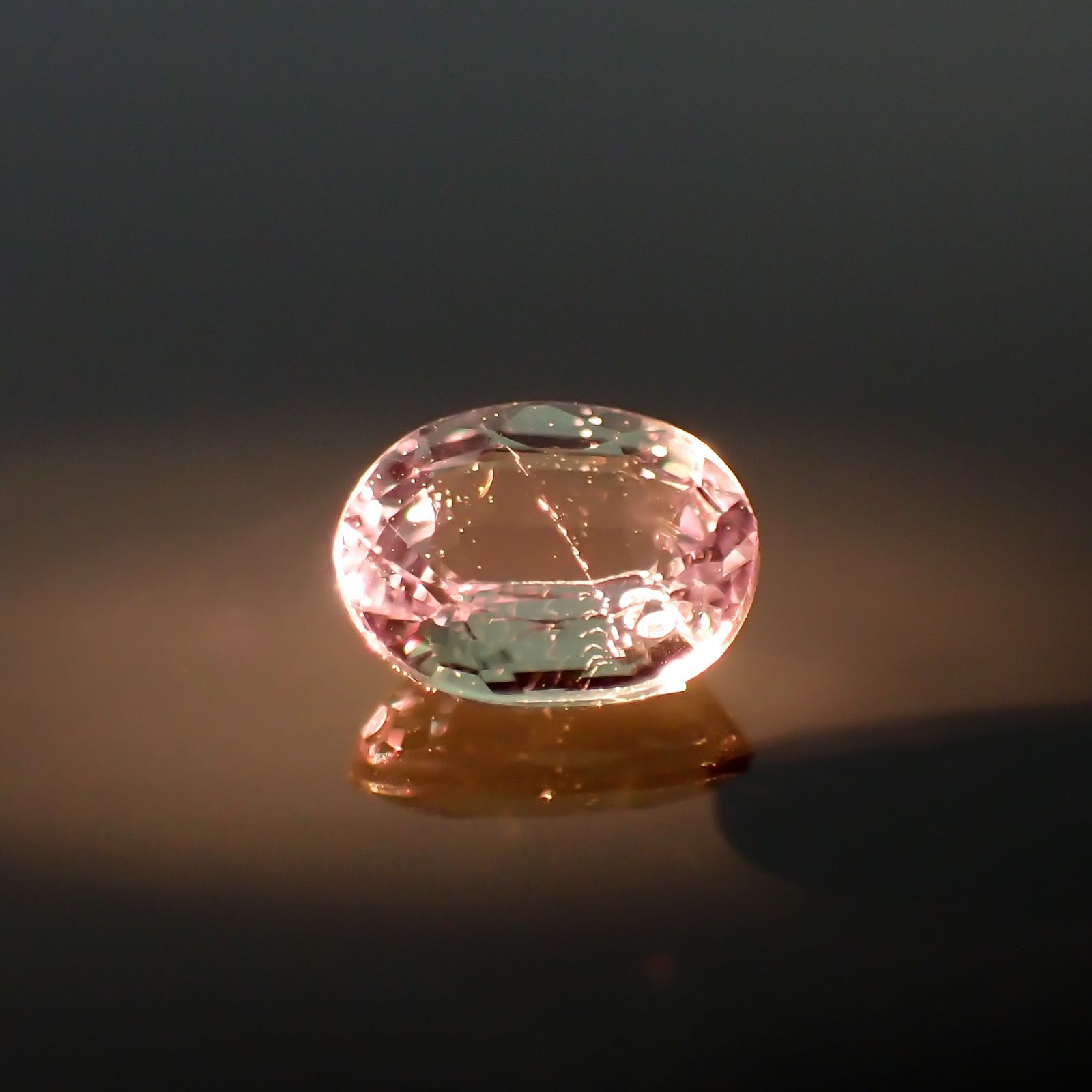 アレキサンドライト(宝石名アレキサンドライト) マダガスカル産 0.254ct ソ付(彩珠)[20106998]4.3×3.3mm前後
