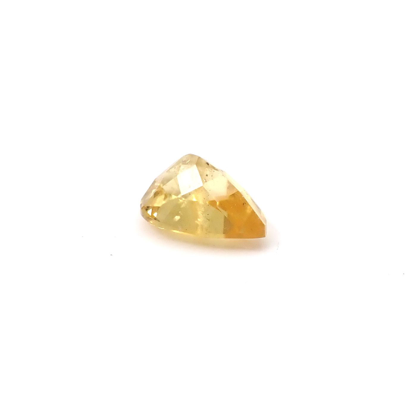 コンドロダイト(宝石名コンドロダイト)タジキスタン・パミール高原産 識別済 1.23ct / 8.1x6.1mm前後 [260131580]