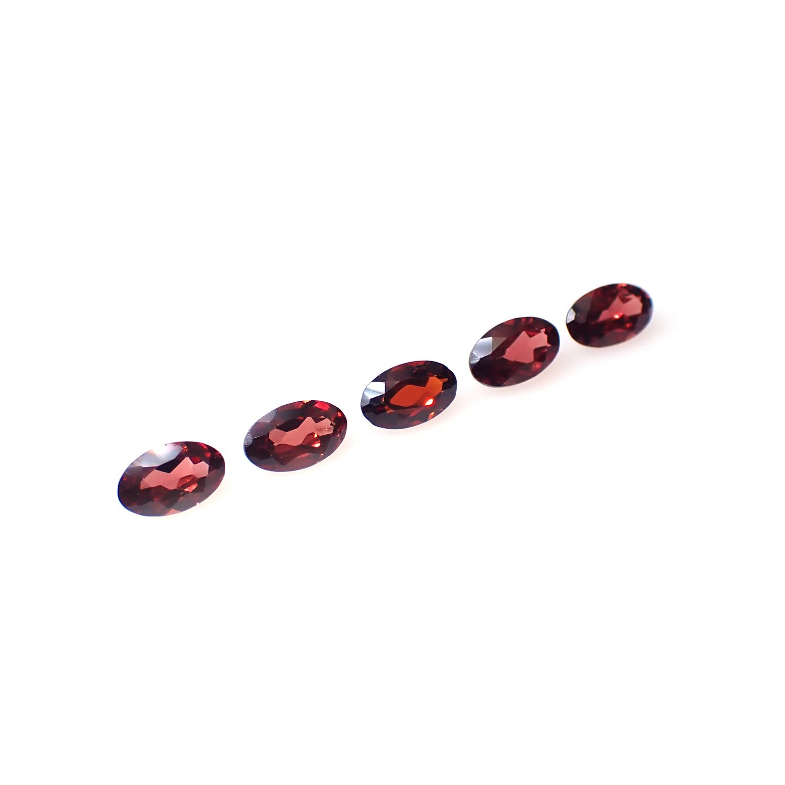 <ランダムセレクト1個販売>パイラルスパイトガーネット モザンビーク産 約0.22ct [250129790-PAC]5x3mm前後