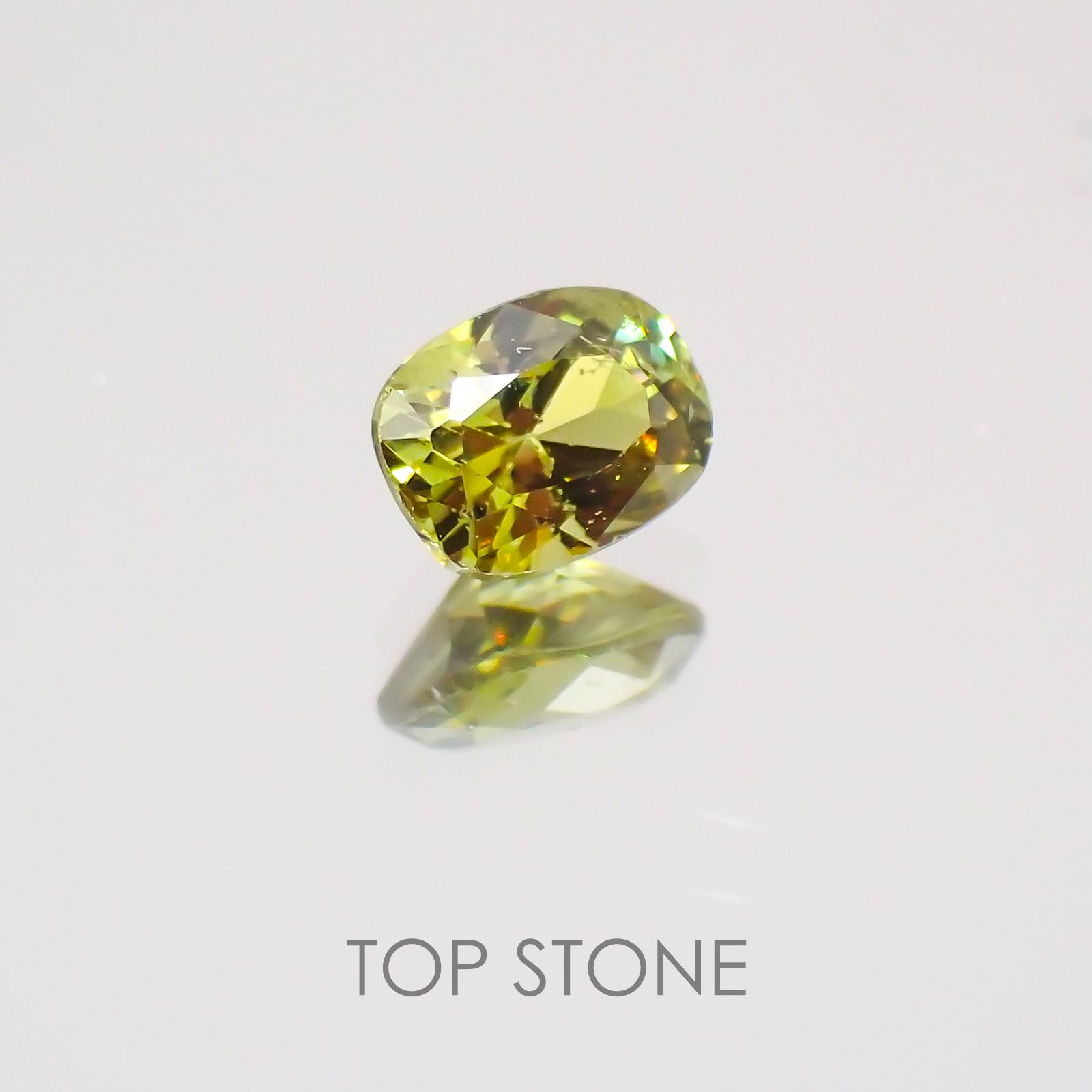 デマントイドガーネット(宝石名デマントイド・ガーネット) ナミビア産 0.25ct 識別済[21029898]4.1×3.1mm前後