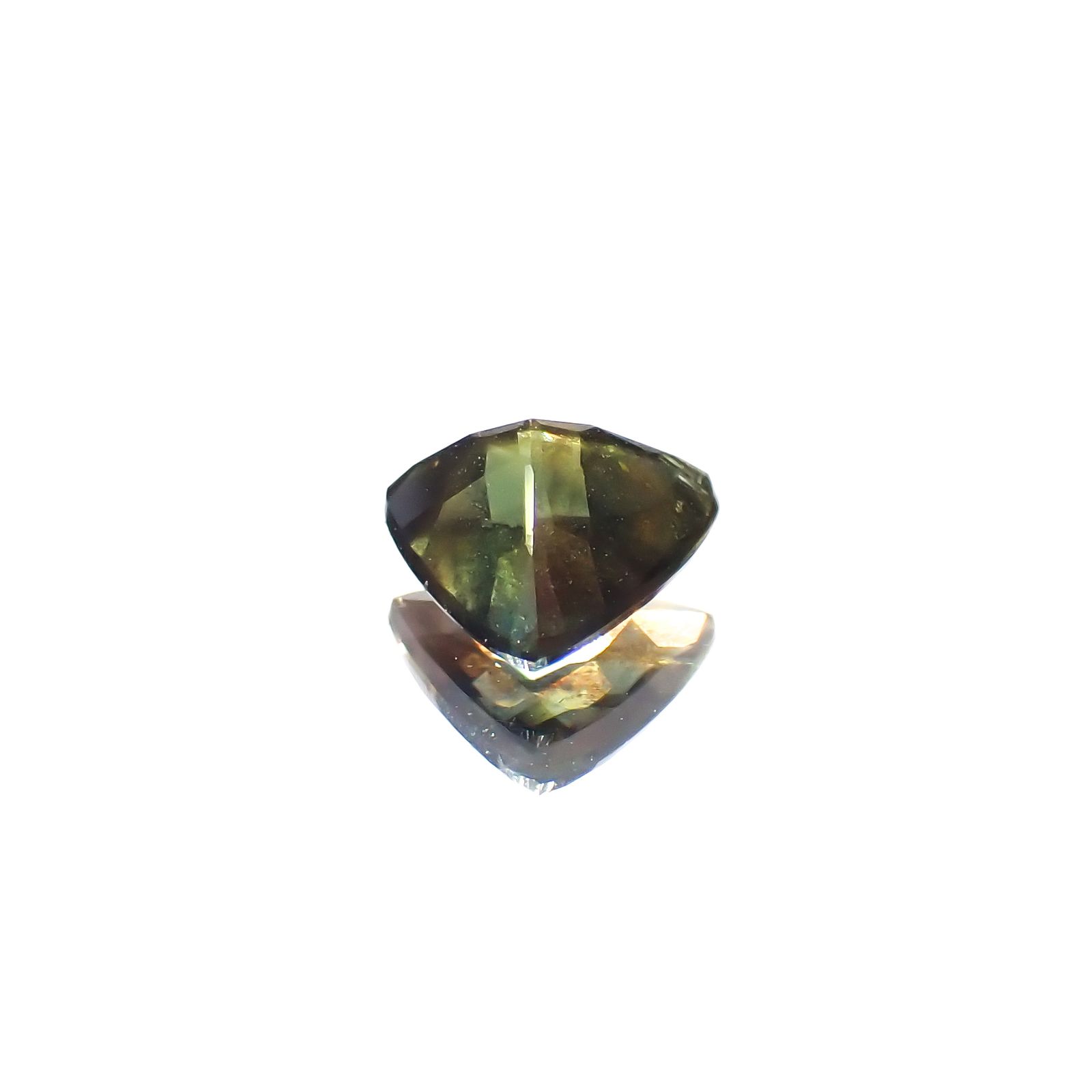 ゴールドシーンサファイア 非加熱(宝石名シーン・サファイア)ケニア産 0.739ct ソ付(彩珠)[231023912]5.6x5.6mm前後