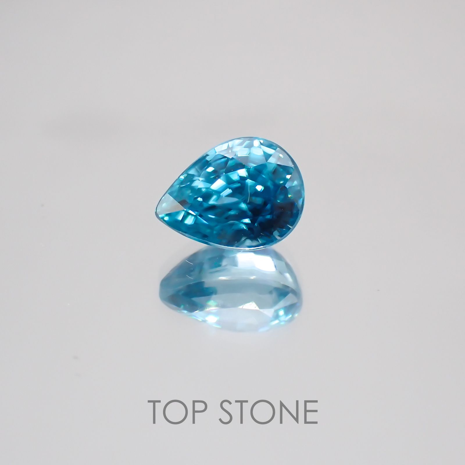 ブルージルコン カンボジア産 ルース 2.44ct[20063093]7.8×5.8mm前後