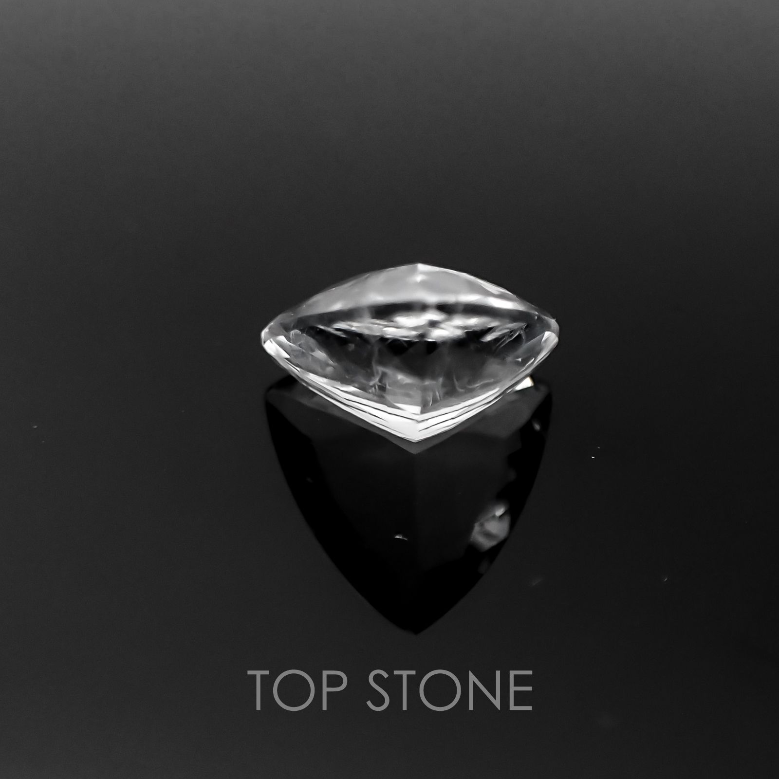 ハイアライトオパール メキシコ産 ルース 2.23ct[21058256]10.2×10.3mm前後