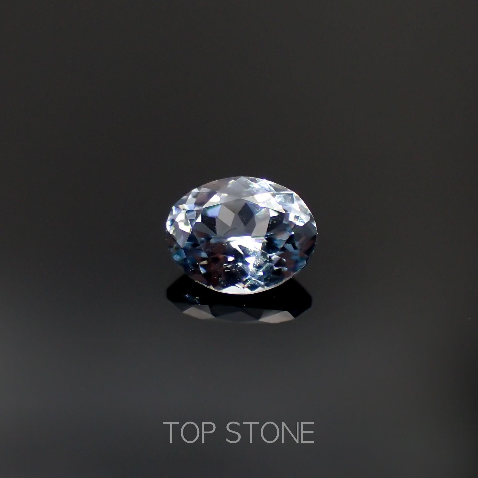 グレイッシュブルースピネル(宝石名スピネル)ビルマ/マダガスカル産 0.39ct 識別済[230220658]5x3.9mm前後