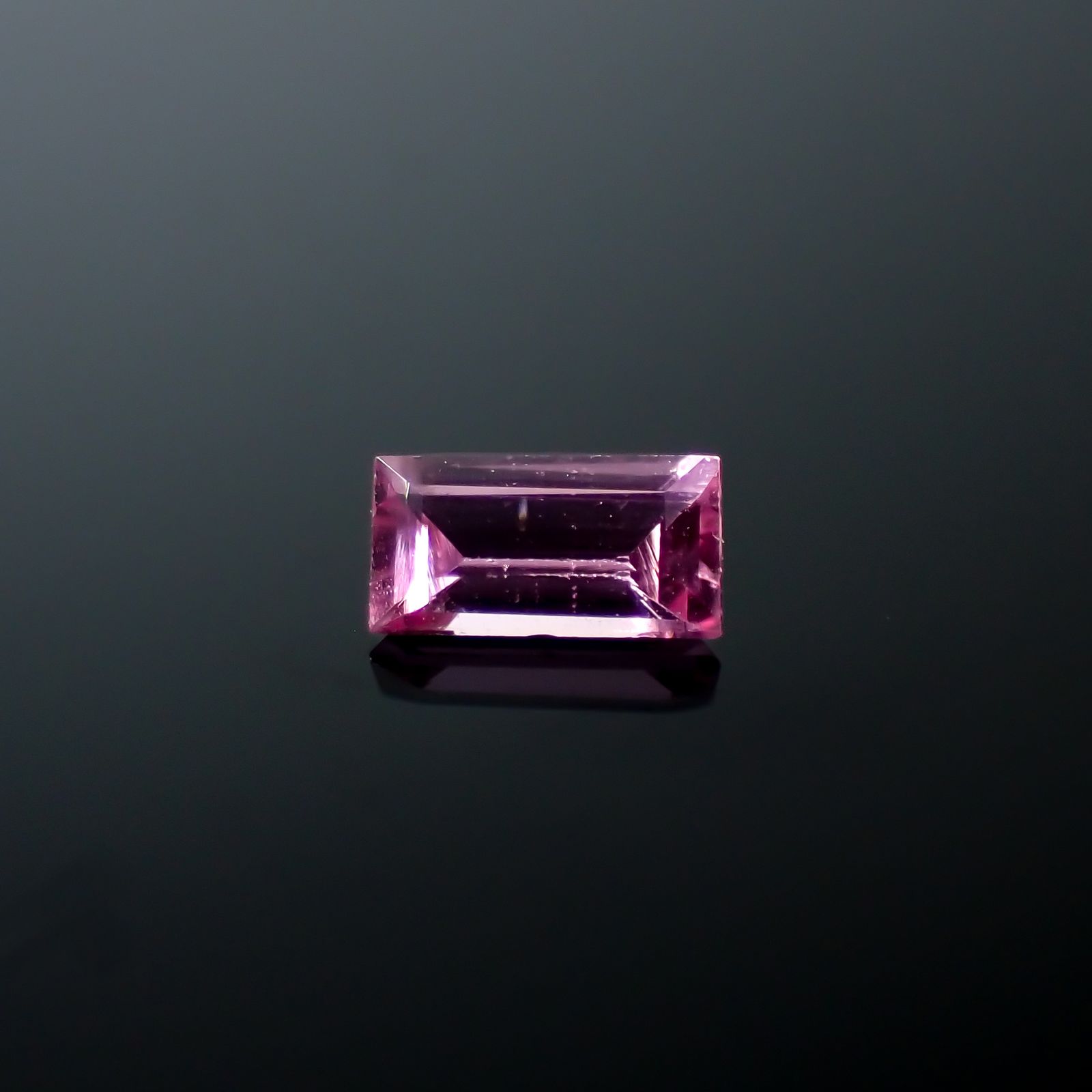 ピンクサファイア スリランカ産 0.13ct[240226308]3.8x2mm前後