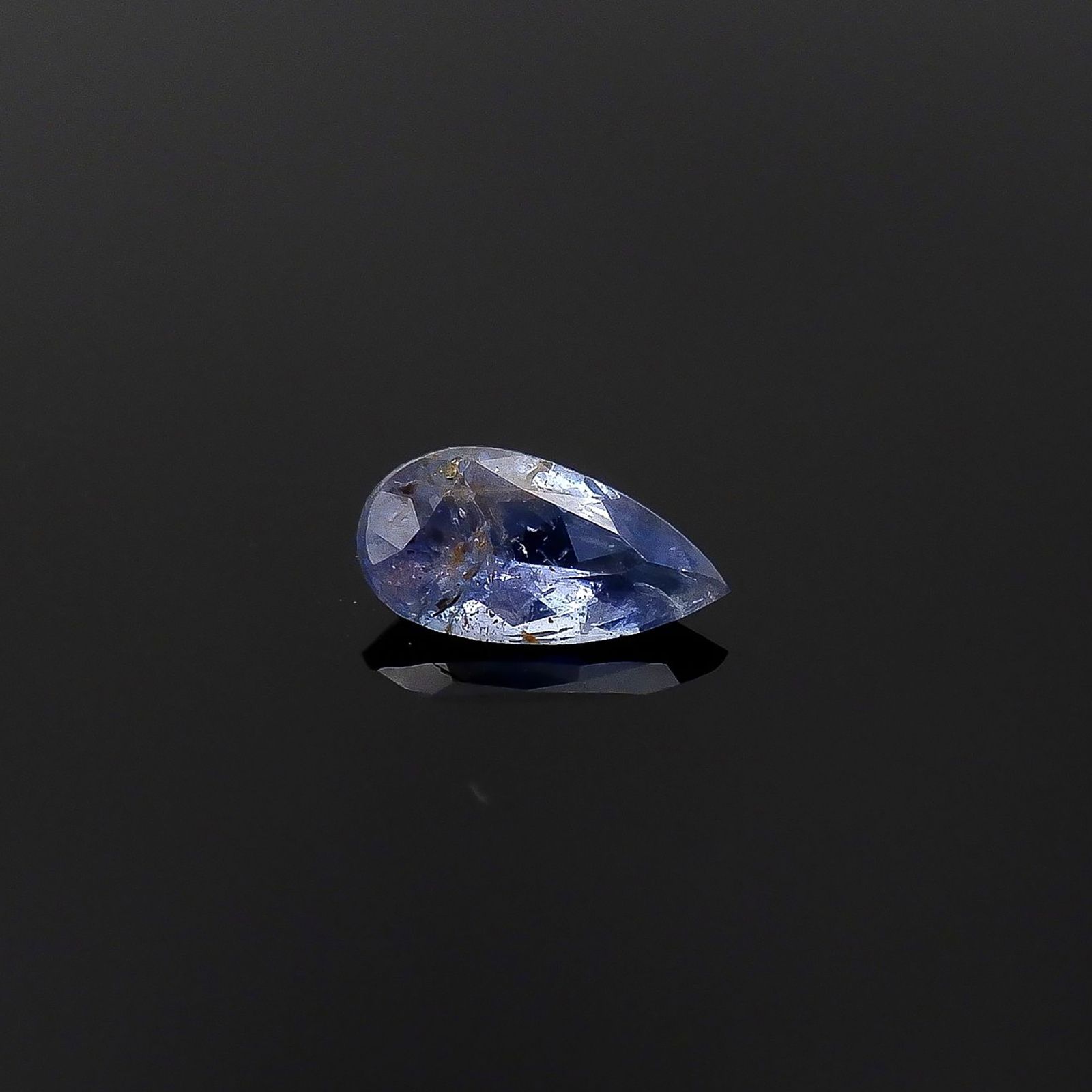 ジェレメジェバイト(宝石名エレメージェバイト)ナミビア産 ソ付(彩珠) 0.311ct / 6.6x3.4mm前後 [230823131]