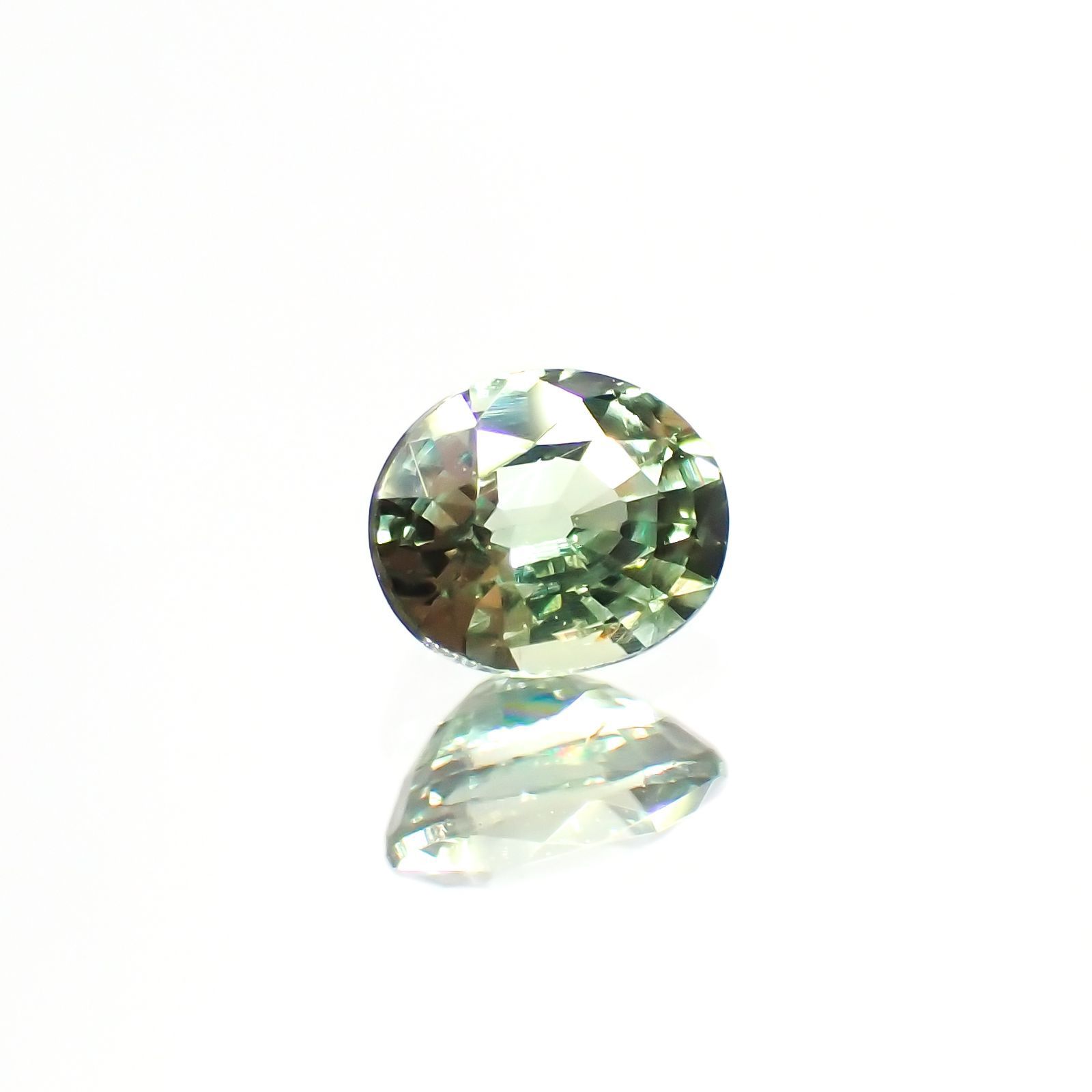 アレキサンドライト(宝石名アレキサンドライト) マダガスカル産 0.309ct ソ付(彩珠/CGL）[20106993]4.2×3.5mm前後