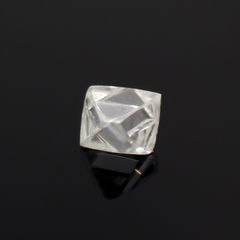 ソーヤブルダイヤモンド 原石(トライゴンあり・薄/Trigon) ロシア産 0.092ct[230923463]2.8x2.8mm前後