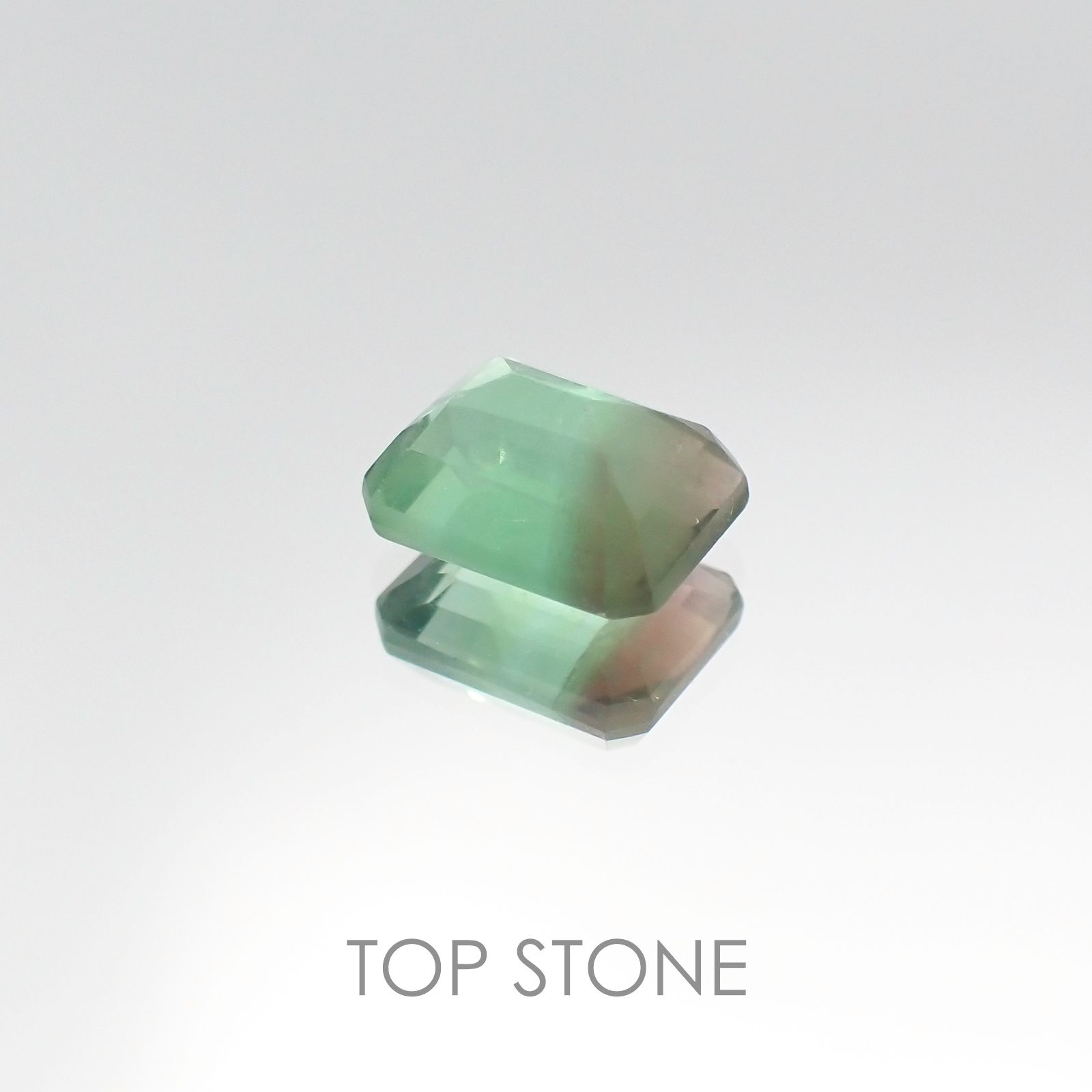 バイカラーフローライト ブラジル産 ルース 2.08ct[20106391]8×6mm前後