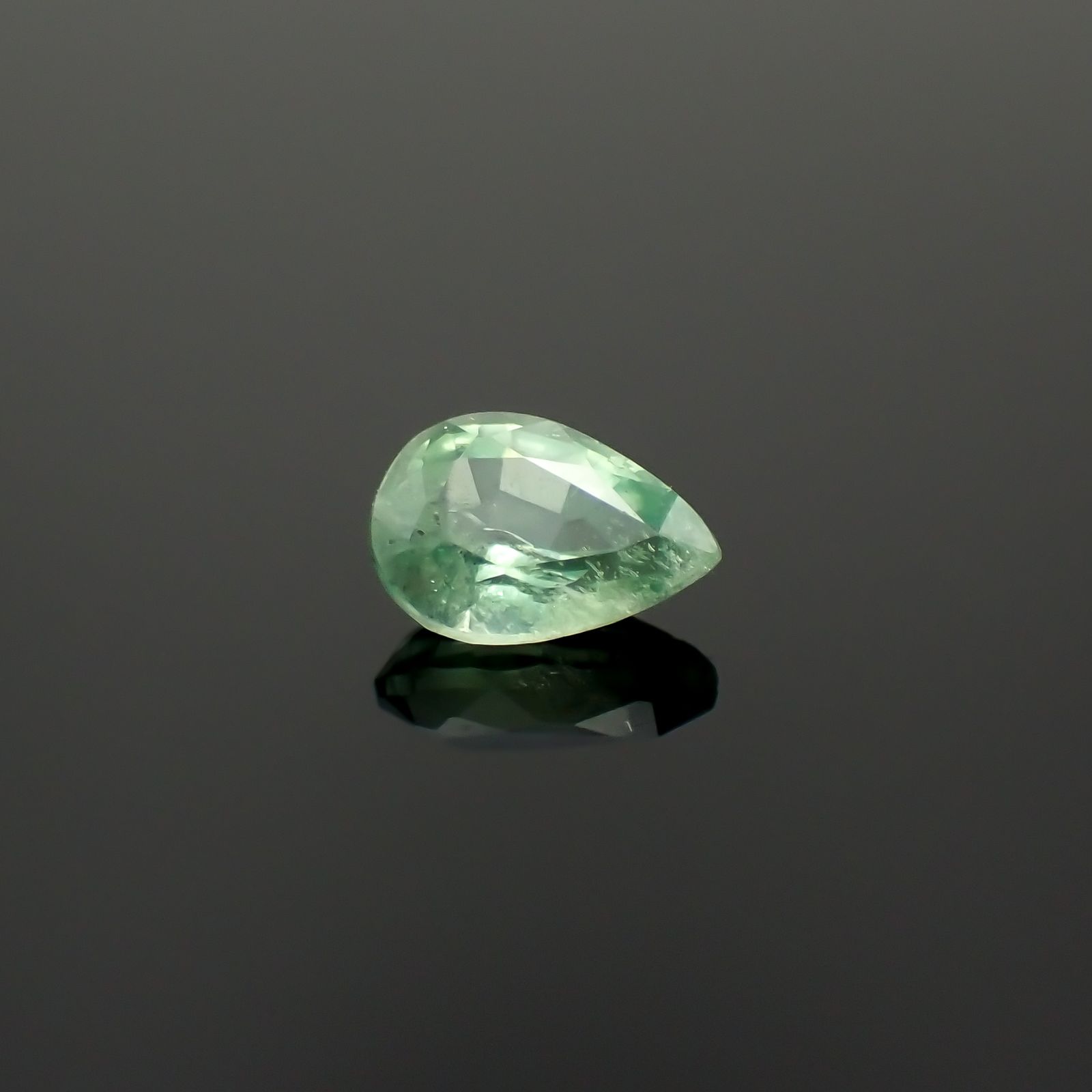 グリーンカイヤナイト タンザニア産 0.52ct[230220580]6x4mm前後