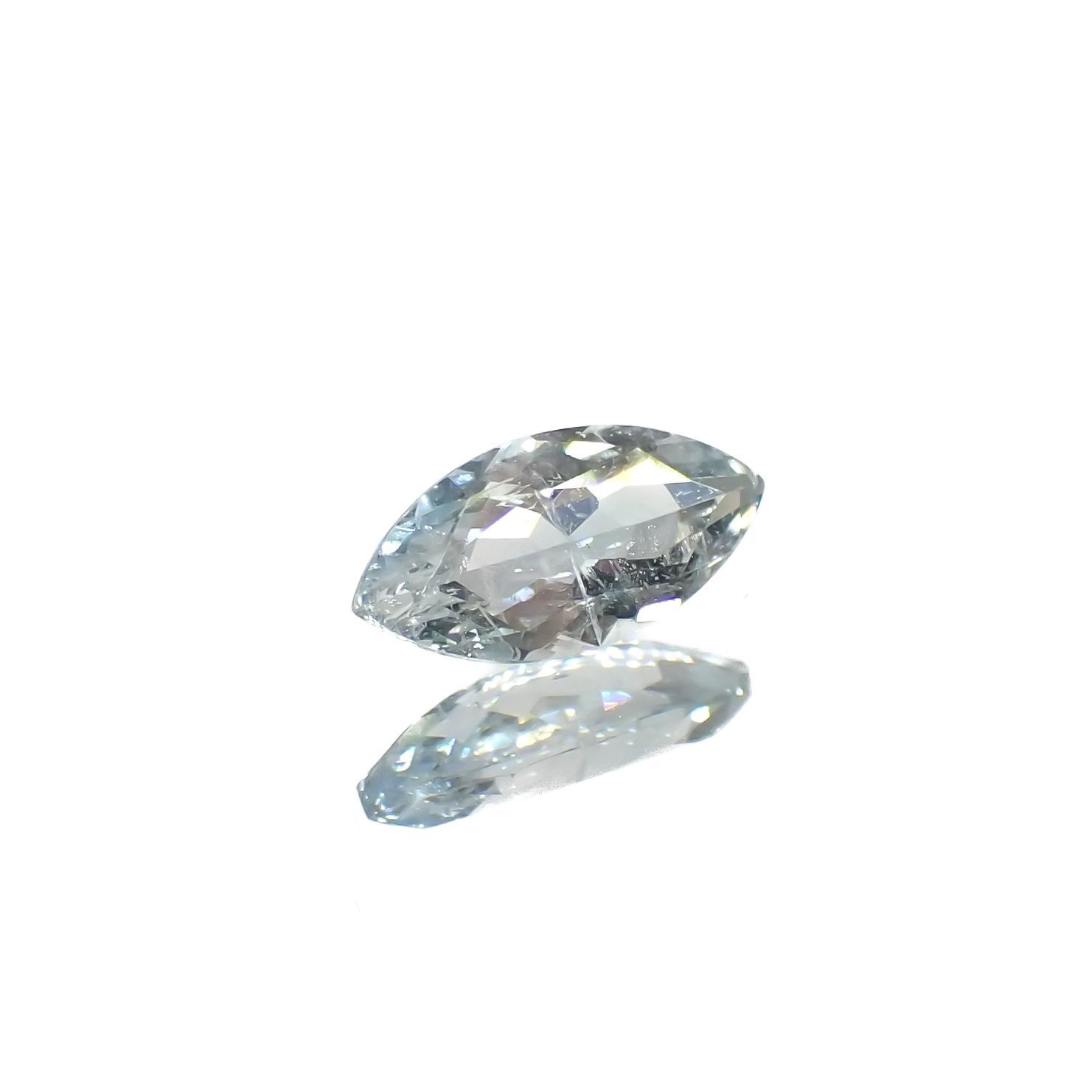 ジェレメジェバイト(宝石名エレメジェバイト)ナミビア産 0.39ct 識別済[220616314]7.3x3.6mm前後
