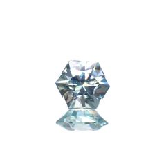 ◇ヘキサゴンカット◇アイスブルージルコン(宝石名ジルコン)カンボジア産 0.80ct 識別済[220716825]4.9x4.8mm前後