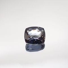 バイカラータンザナイト(宝石名タンザナイト) タンザニア産 2.015ct ソ付(彩珠)[210711828]7.6×6.9mm前後