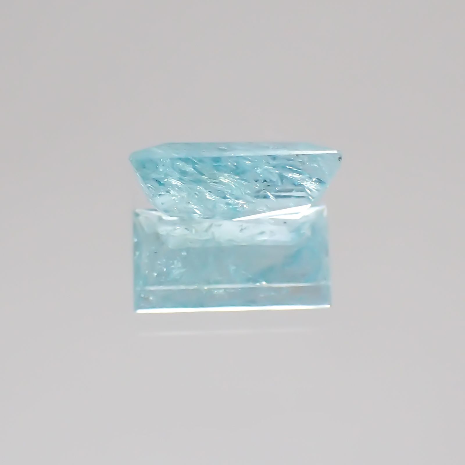 パライバトルマリン モザンビーク産 ルース 0.63ct[21029401]7.1×3.7mm前後