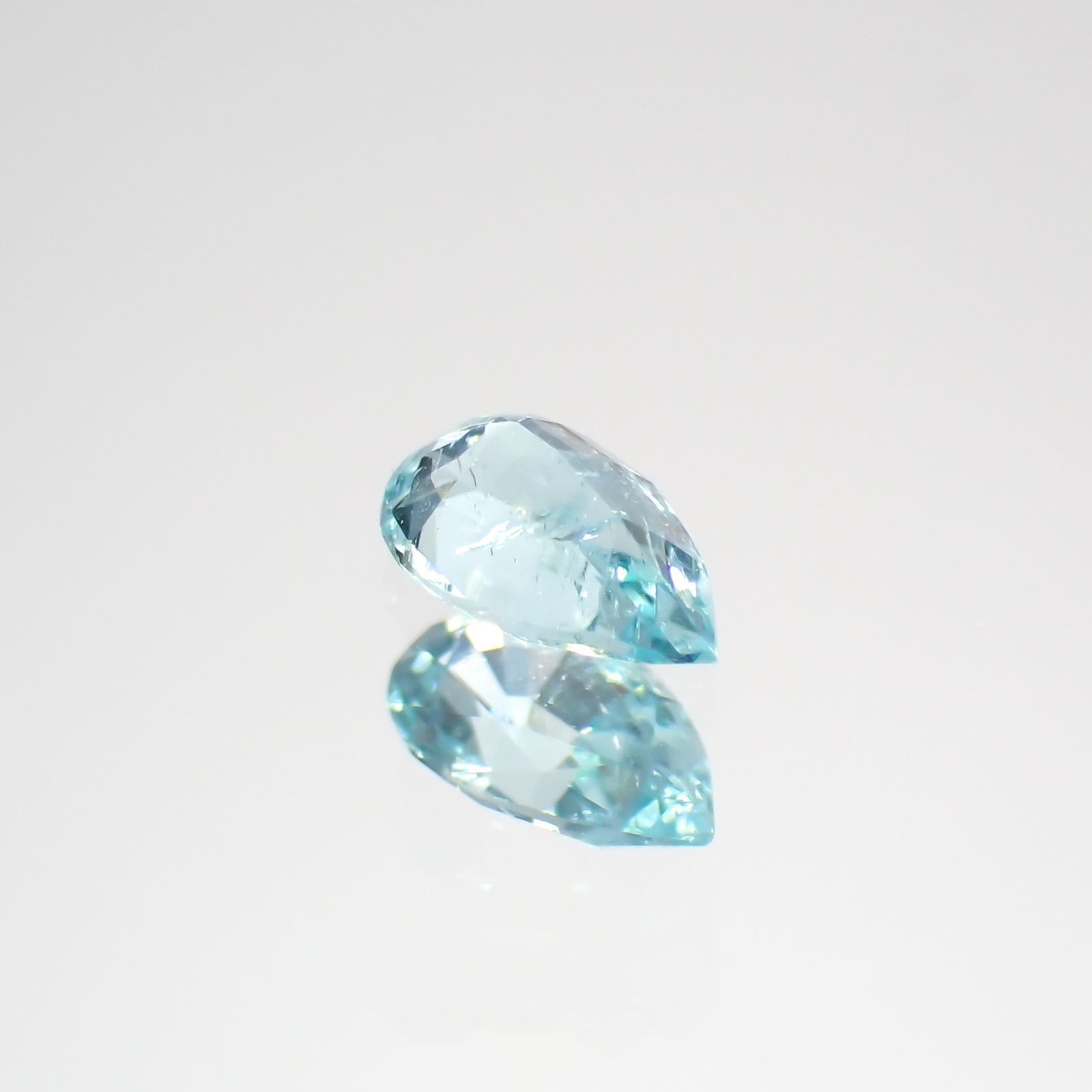 パライバトルマリン(宝石名トルマリン/別名パライバ・トルマリン)モザンビーク産 0.18ct 識別済[220114911]4.9x3mm前後