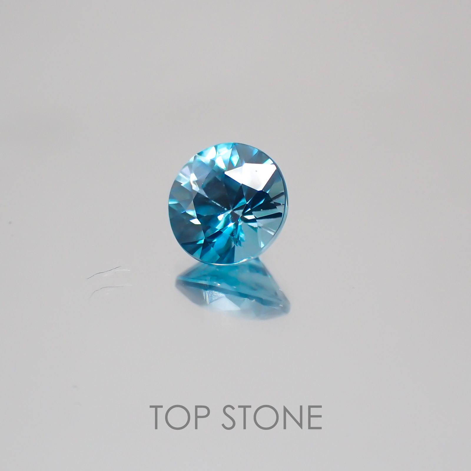 ブルージルコン(宝石名ジルコン) カンボジア産 1.84ct 識別済[20063092]6.7×6.7mm前後