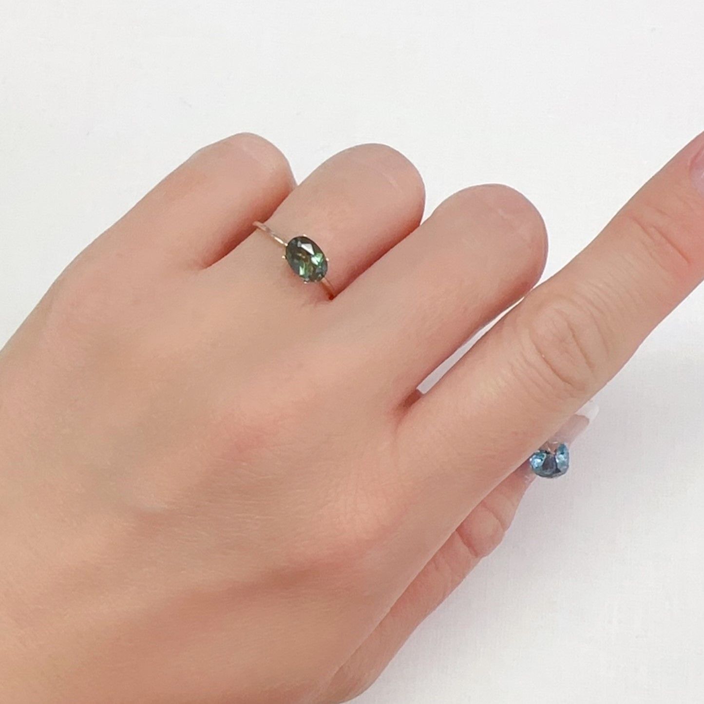 カラーチェンジアンデシン モンゴル産 0.74ct[240226325]7.1x5mm前後