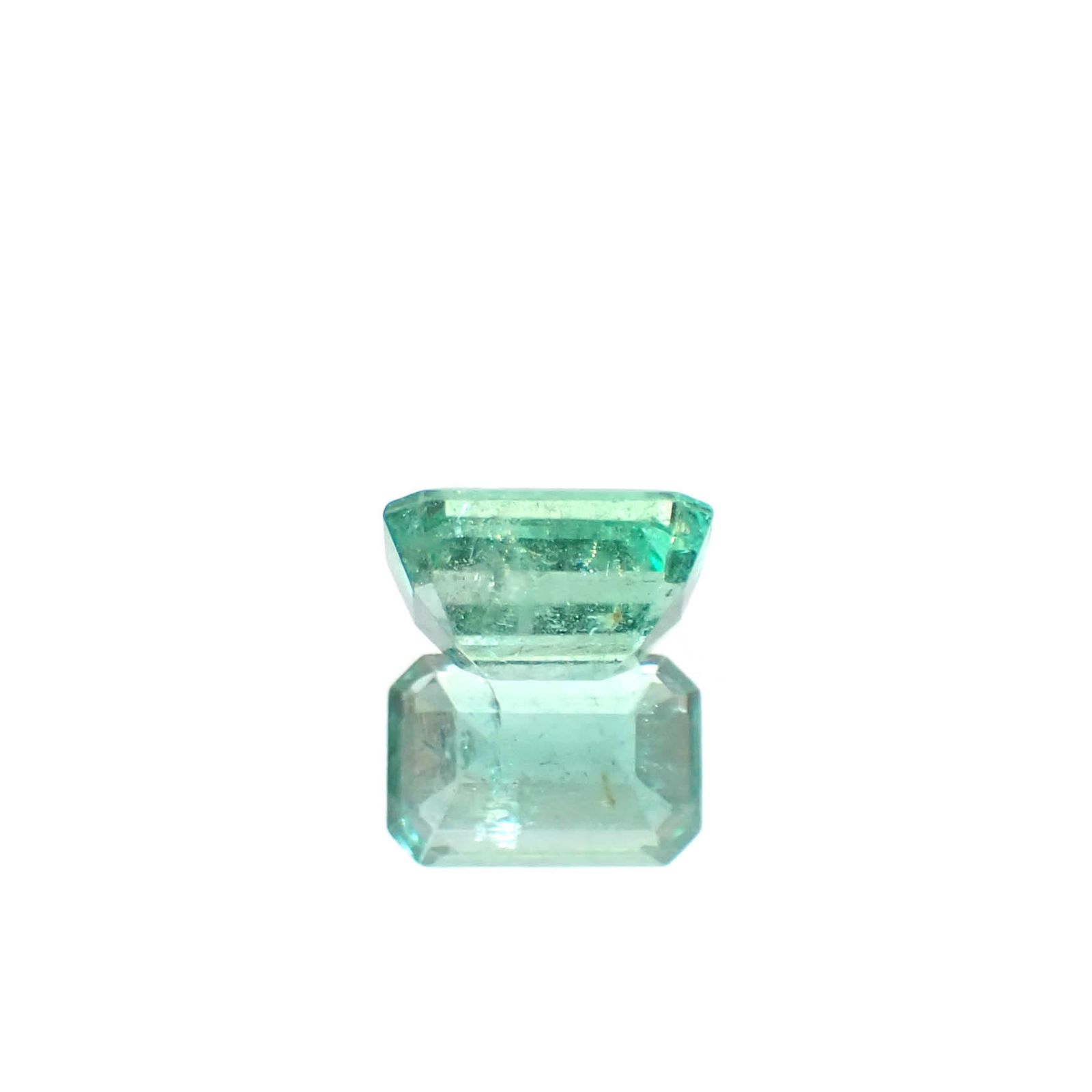 エメラルド ザンビア産 0.61ct [250430229]5.9x3.9mm前後