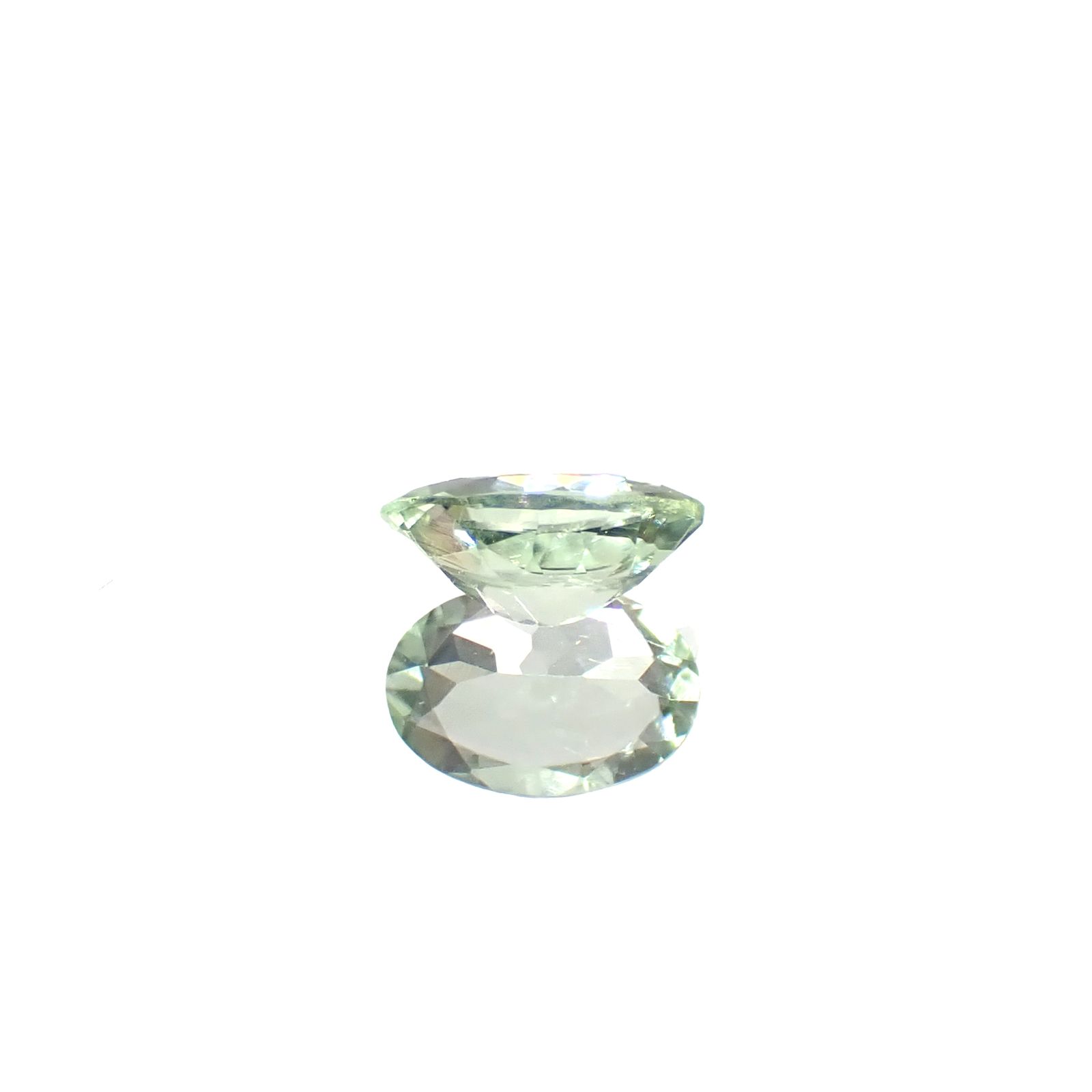 ミントペリドット パキスタン/ノルウェー産 0.42ct [250730638]6.1x4.1mm前後