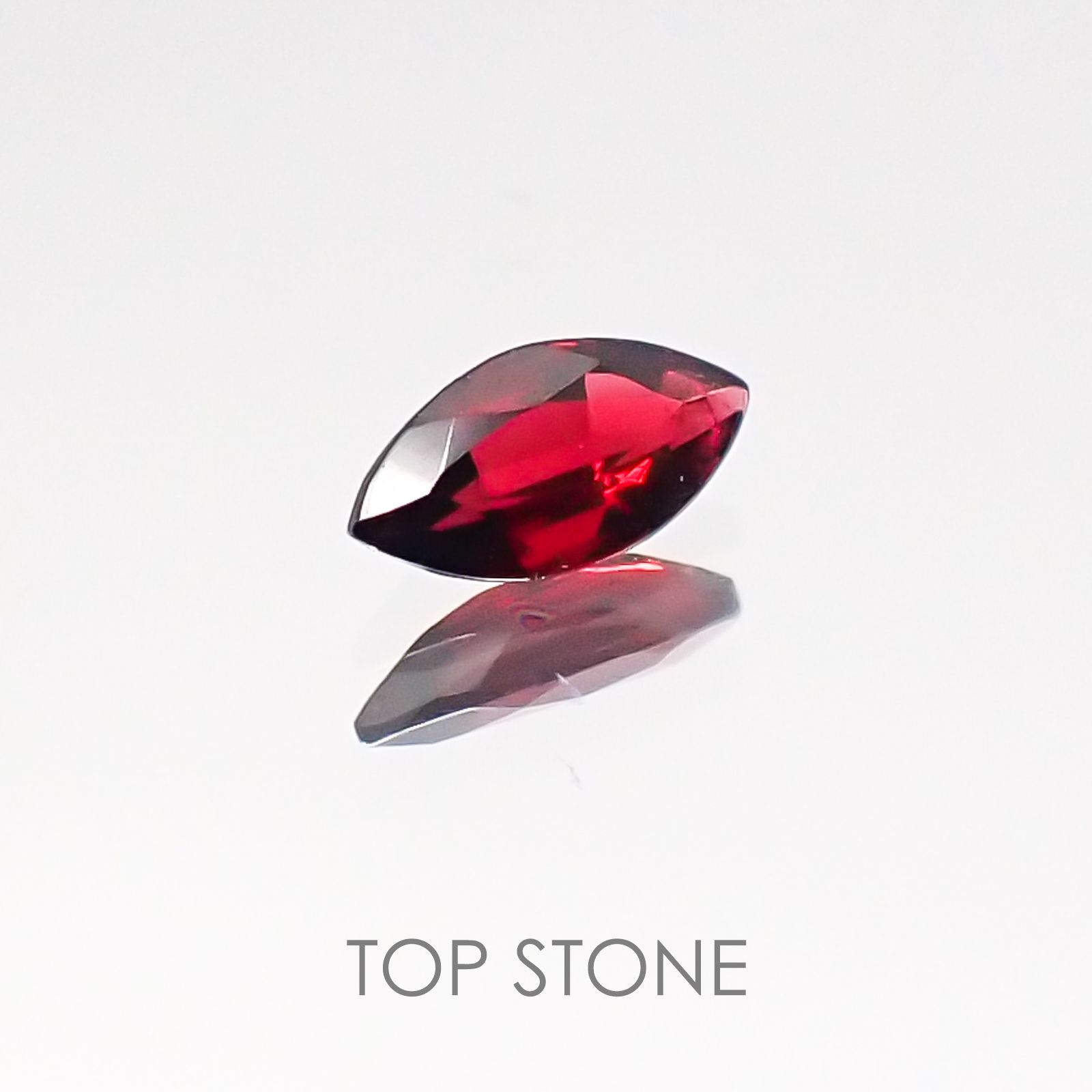 レッドスピネル タンザニア産 ルース 0.14ct[20117692]5×2.5mm前後