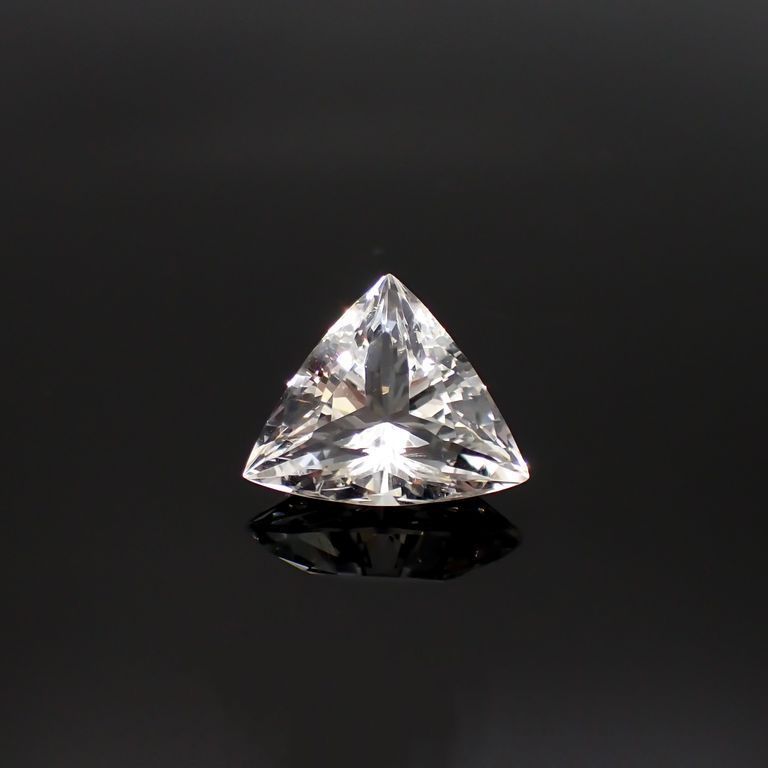 ポルサイト(宝石名ホワイト・ポルサイト)アメリカ合衆国産 9.206ct ソ付(彩珠)[221018954]14.3x16.8mm前後