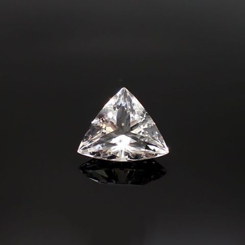 ポルサイト(宝石名ホワイト・ポルサイト)アメリカ合衆国産 9.206ct ソ付(彩珠)[221018954]14.3x16.8mm前後