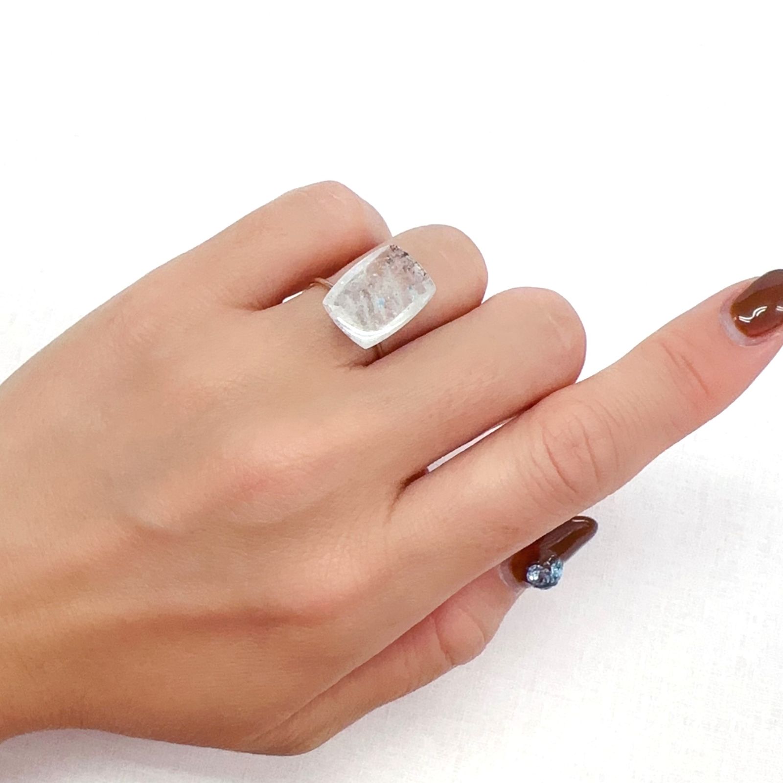 パライバクォーツ(宝石名ギラライト イン クォーツ)ブラジル産 7.83ct 識別済[231024035]15.3x11.8mm前後