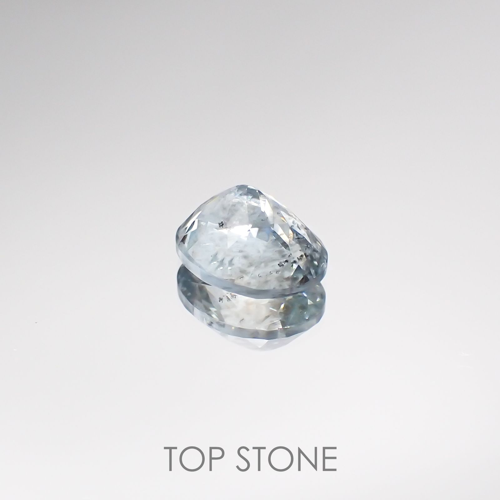 アベンチュリンアクアマリン(宝石名アクアマリン) ナイジェリア産 2.57ct 識別済[210712990]10×7.9mm前後
